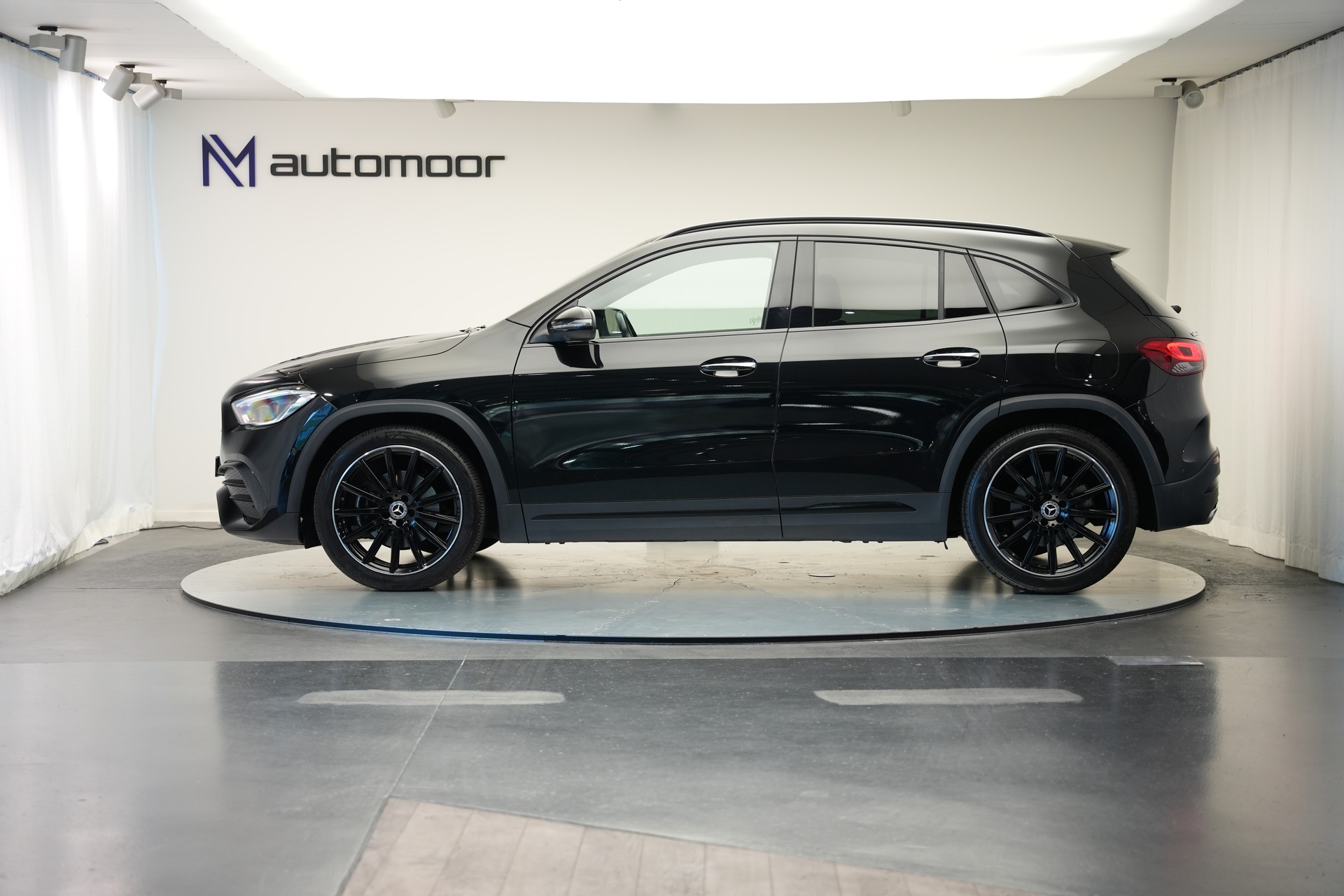 MERCEDES-BENZ GLA 220d 4Matic AMG Line 8G-DCT *CH-Fahrzeug*-image-7