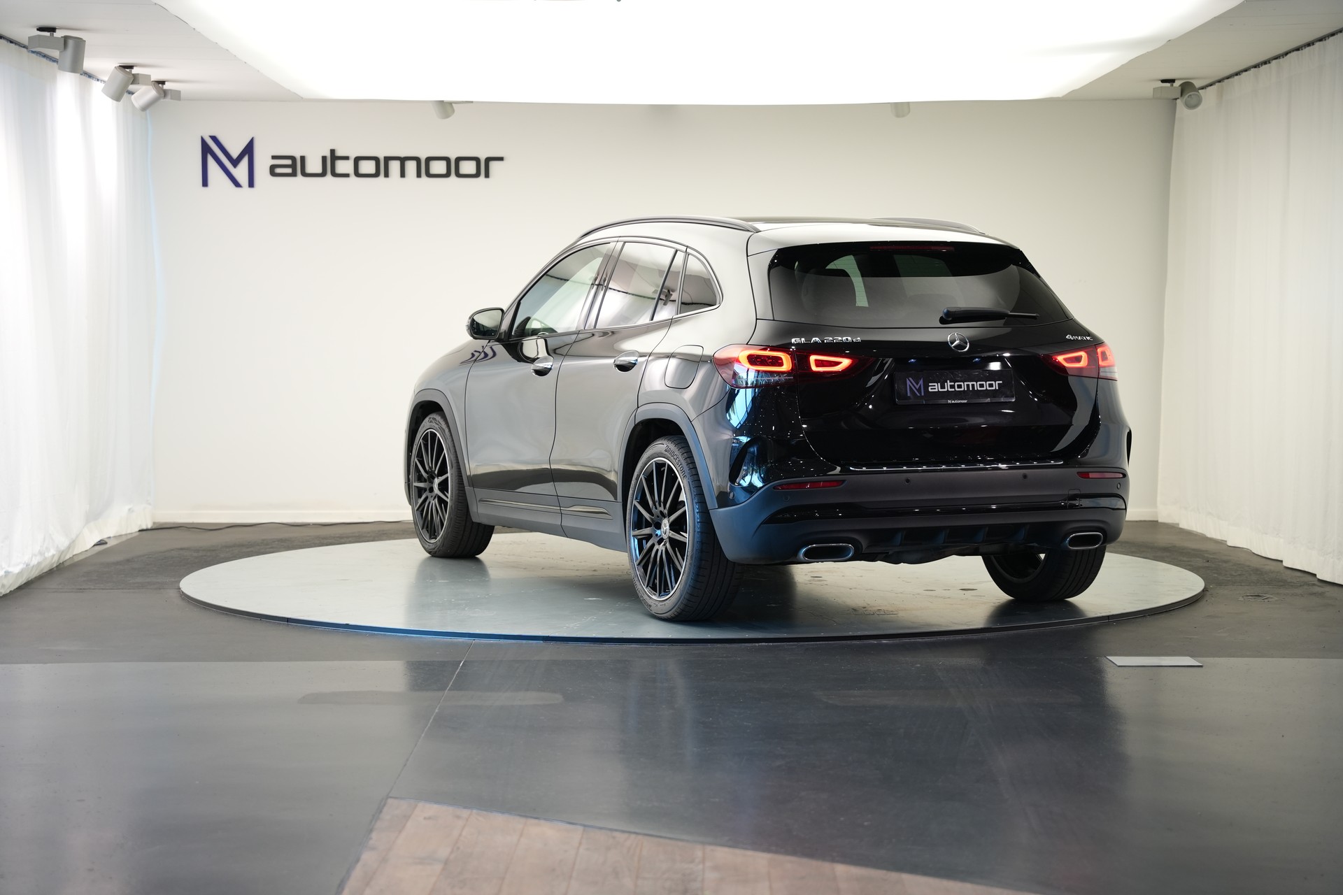 MERCEDES-BENZ GLA 220d 4Matic AMG Line 8G-DCT *CH-Fahrzeug*-image-6