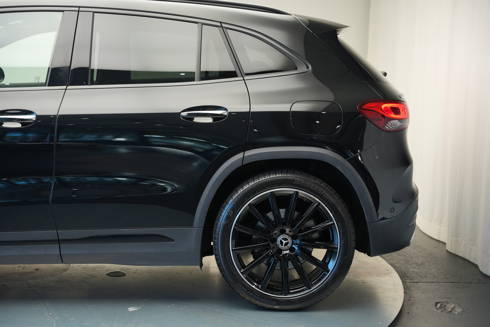 MERCEDES-BENZ GLA 220d 4Matic AMG Line 8G-DCT *CH-Fahrzeug*-image-40