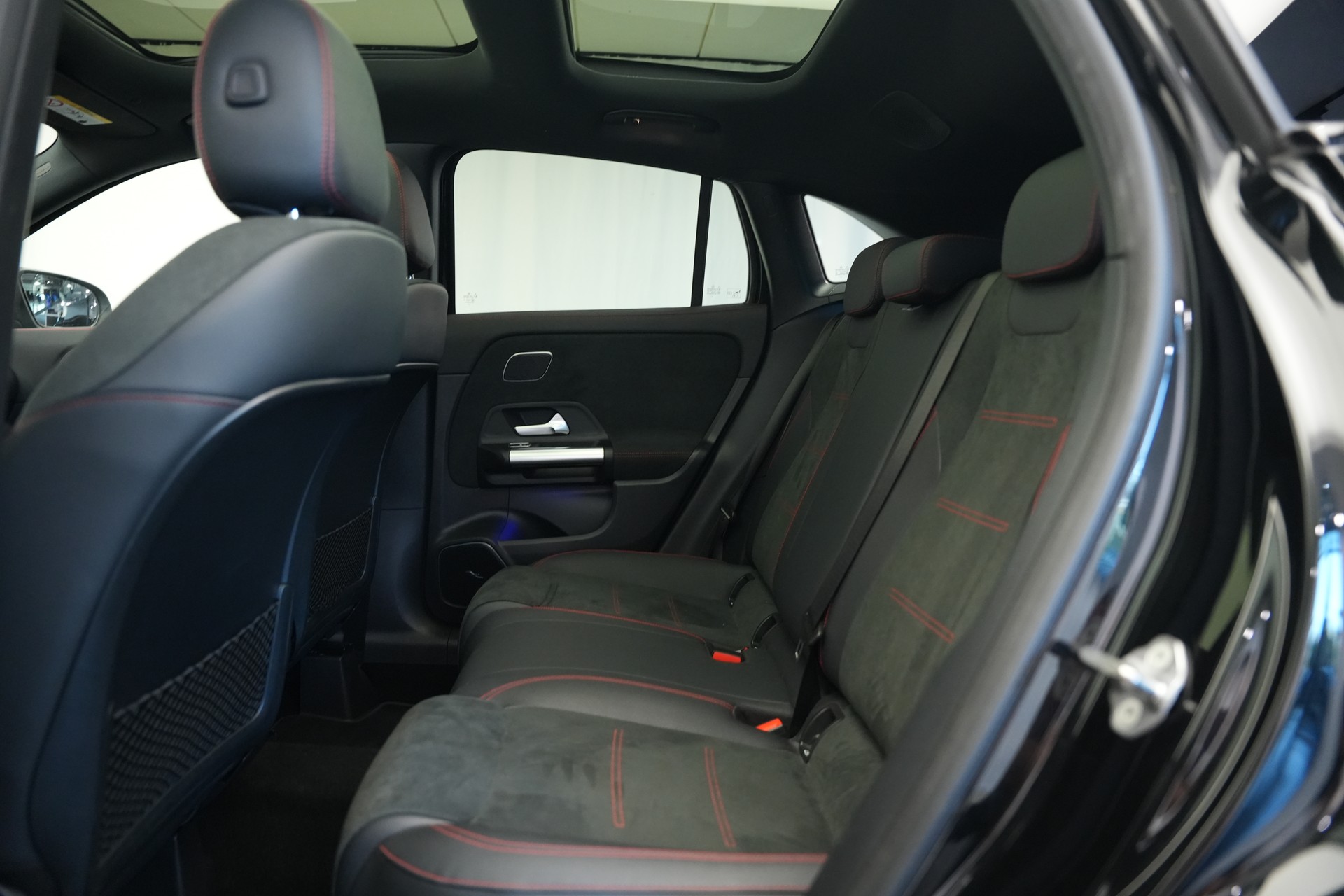 MERCEDES-BENZ GLA 220d 4Matic AMG Line 8G-DCT *CH-Fahrzeug*-image-15
