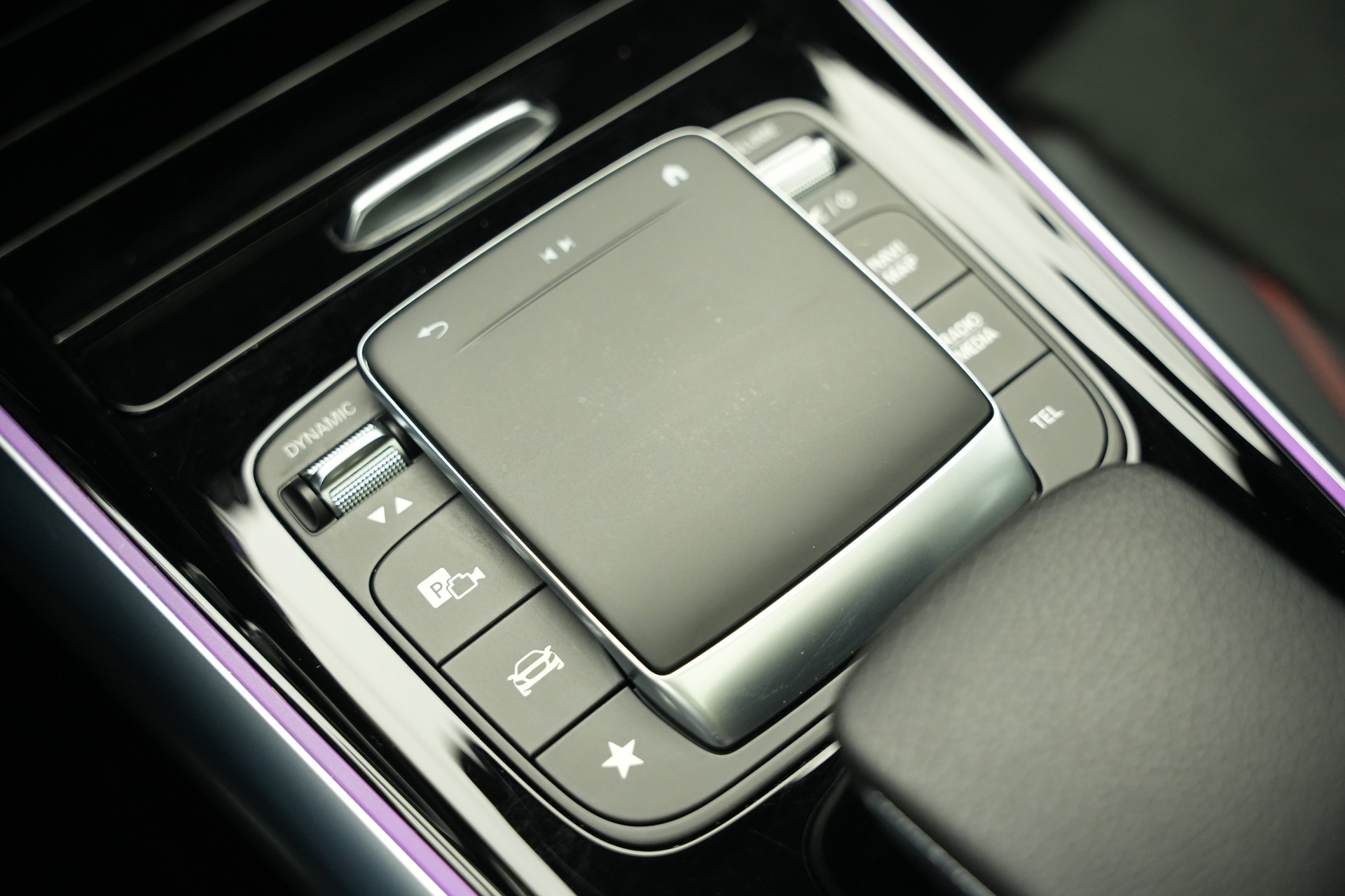 MERCEDES-BENZ GLA 220d 4Matic AMG Line 8G-DCT *CH-Fahrzeug*-image-32