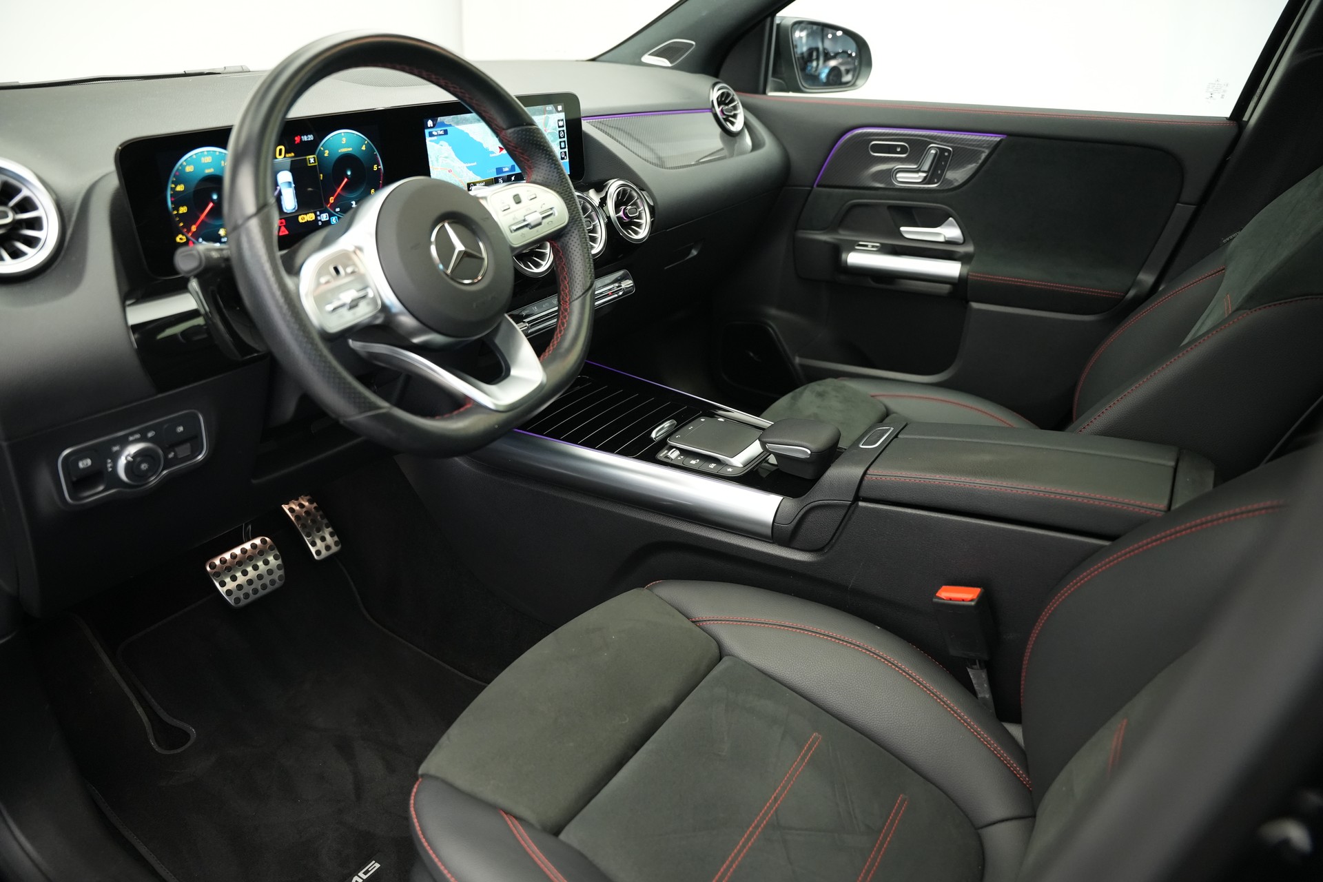 MERCEDES-BENZ GLA 220d 4Matic AMG Line 8G-DCT *CH-Fahrzeug*-image-10