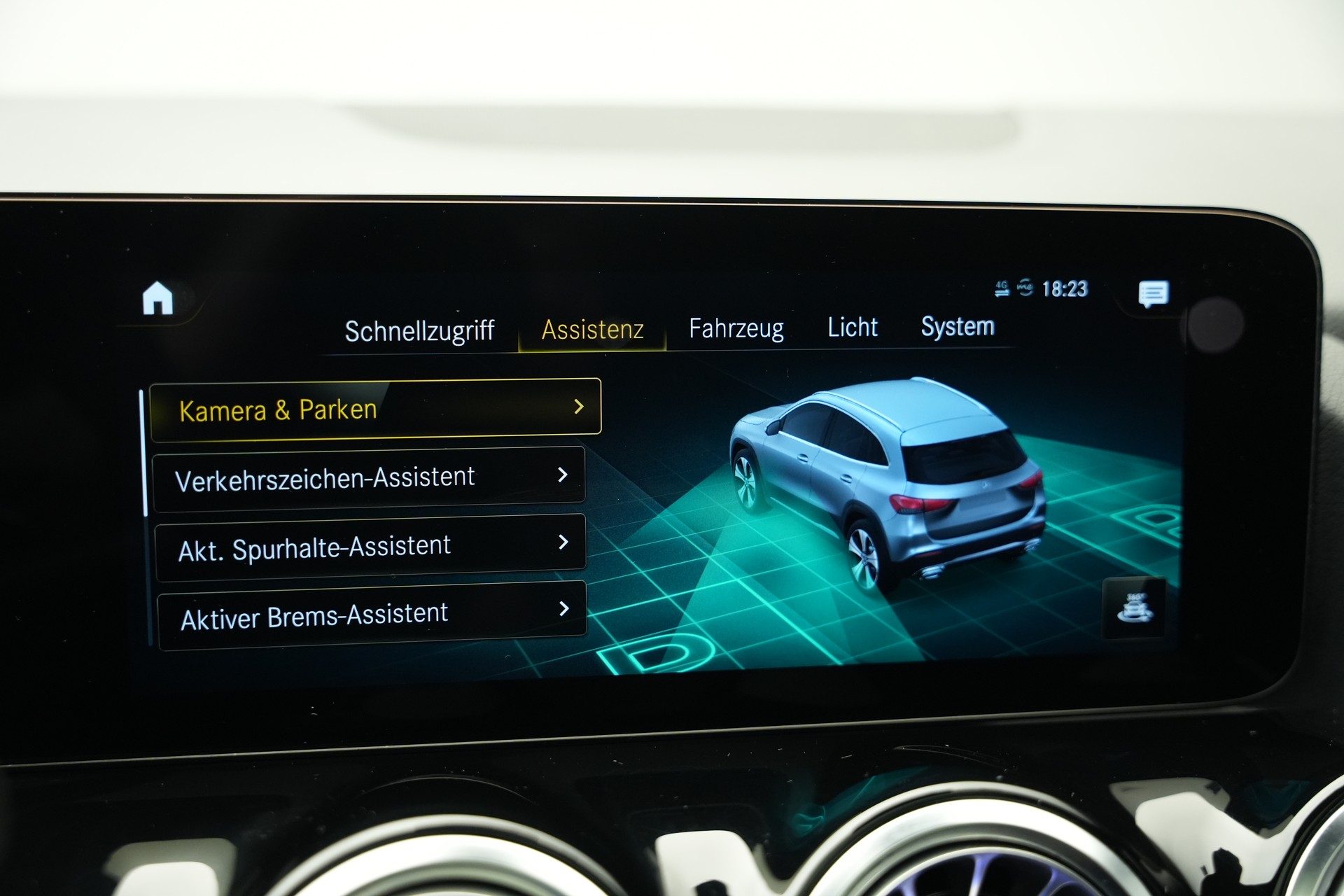 MERCEDES-BENZ GLA 220d 4Matic AMG Line 8G-DCT *CH-Fahrzeug*-image-27