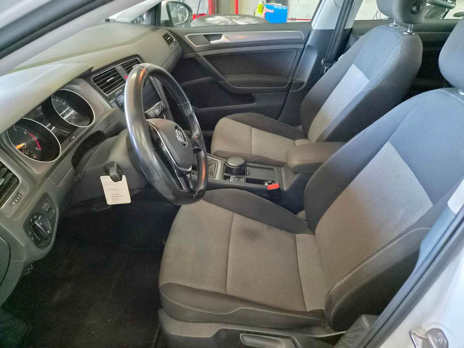 VW Golf 1.2 TSI Trendline-image-9