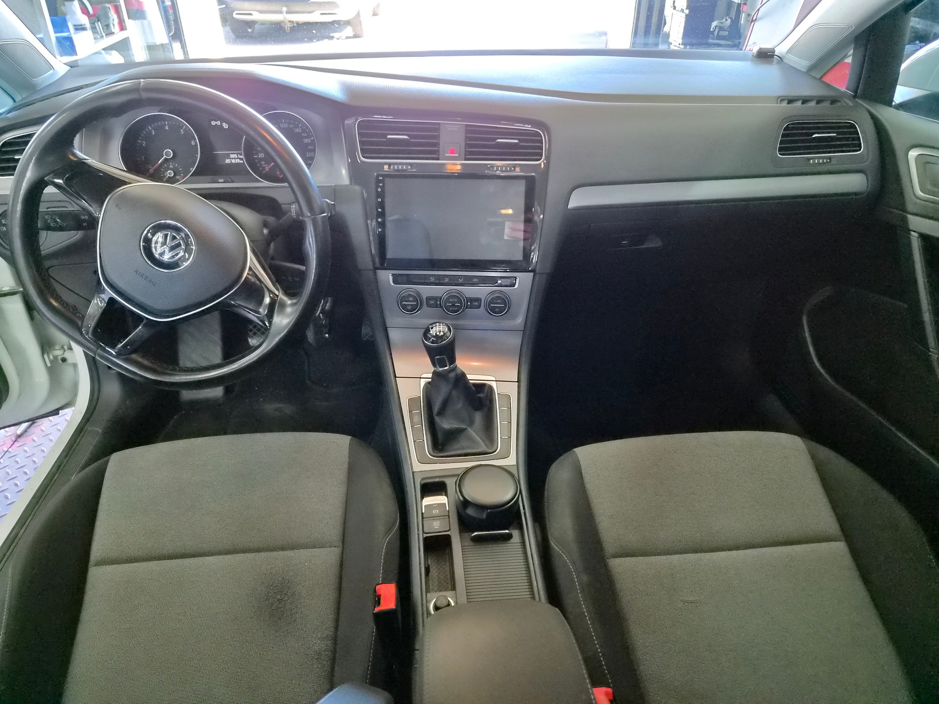 VW Golf 1.2 TSI Trendline-image-11