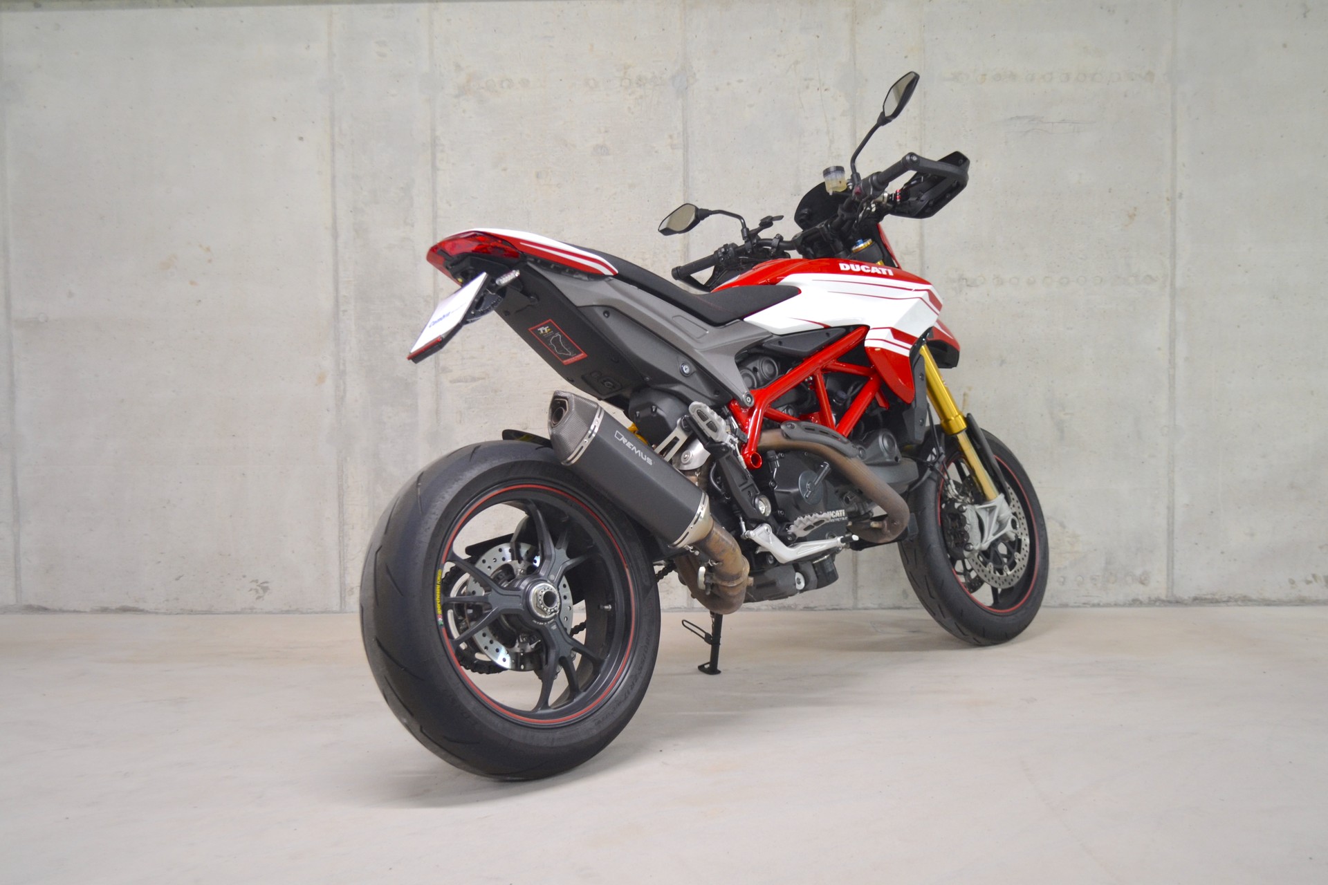 DUCATI Hypermotard 939 SP-showroom-element-3