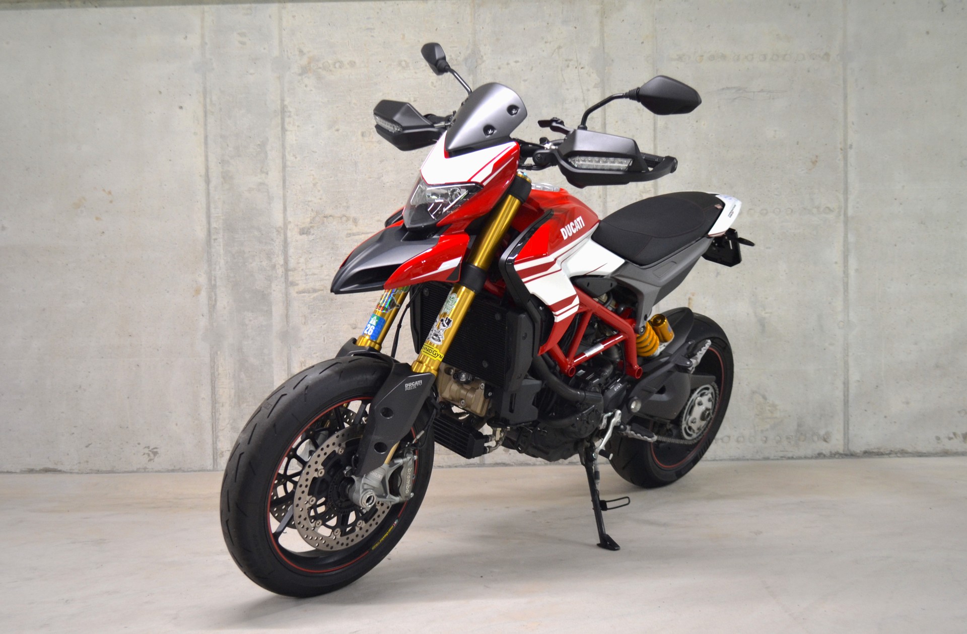 DUCATI Hypermotard 939 SP-showroom-element-1