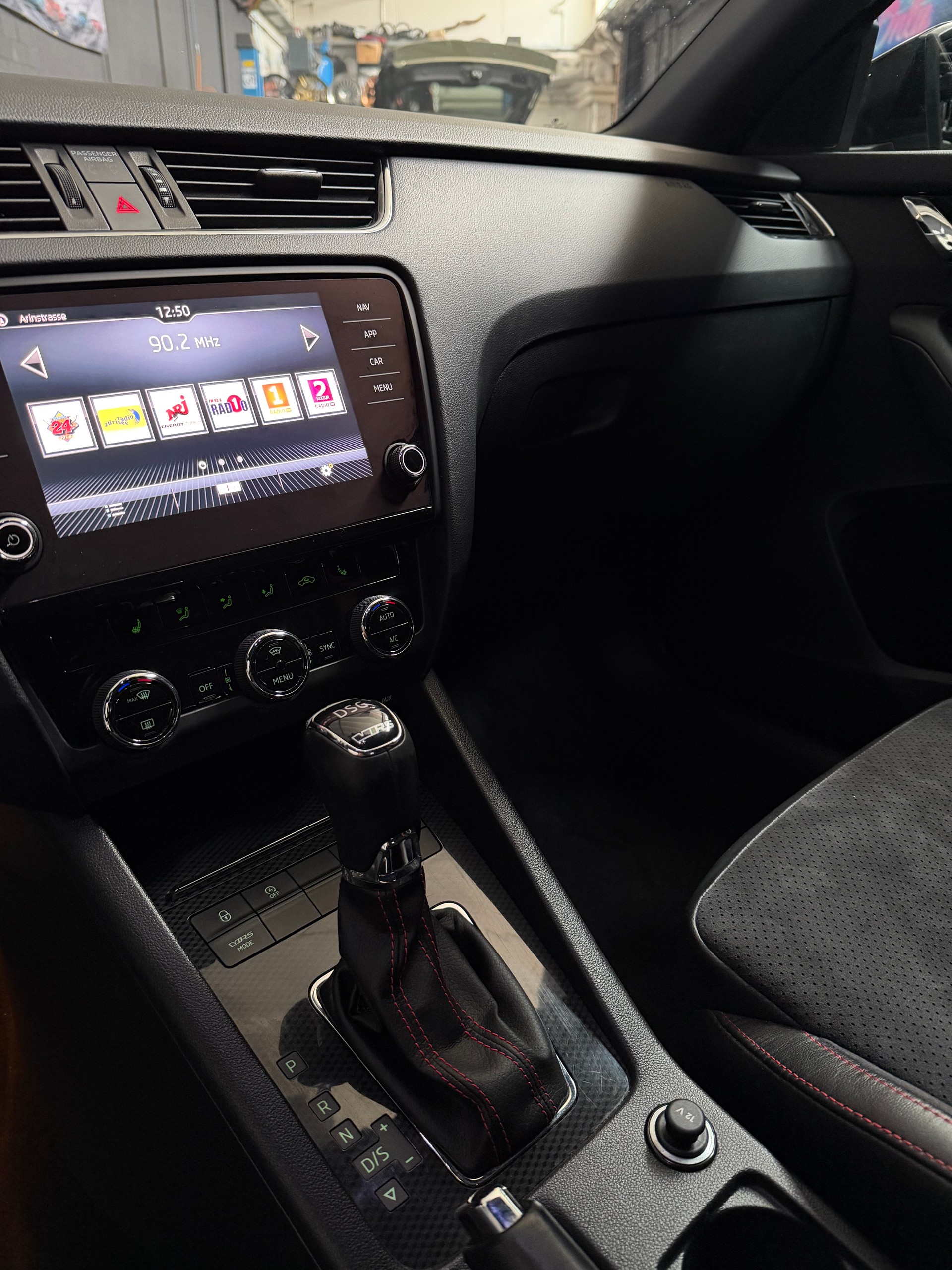 SKODA Octavia 2.0 TSI RS DSG-image-5