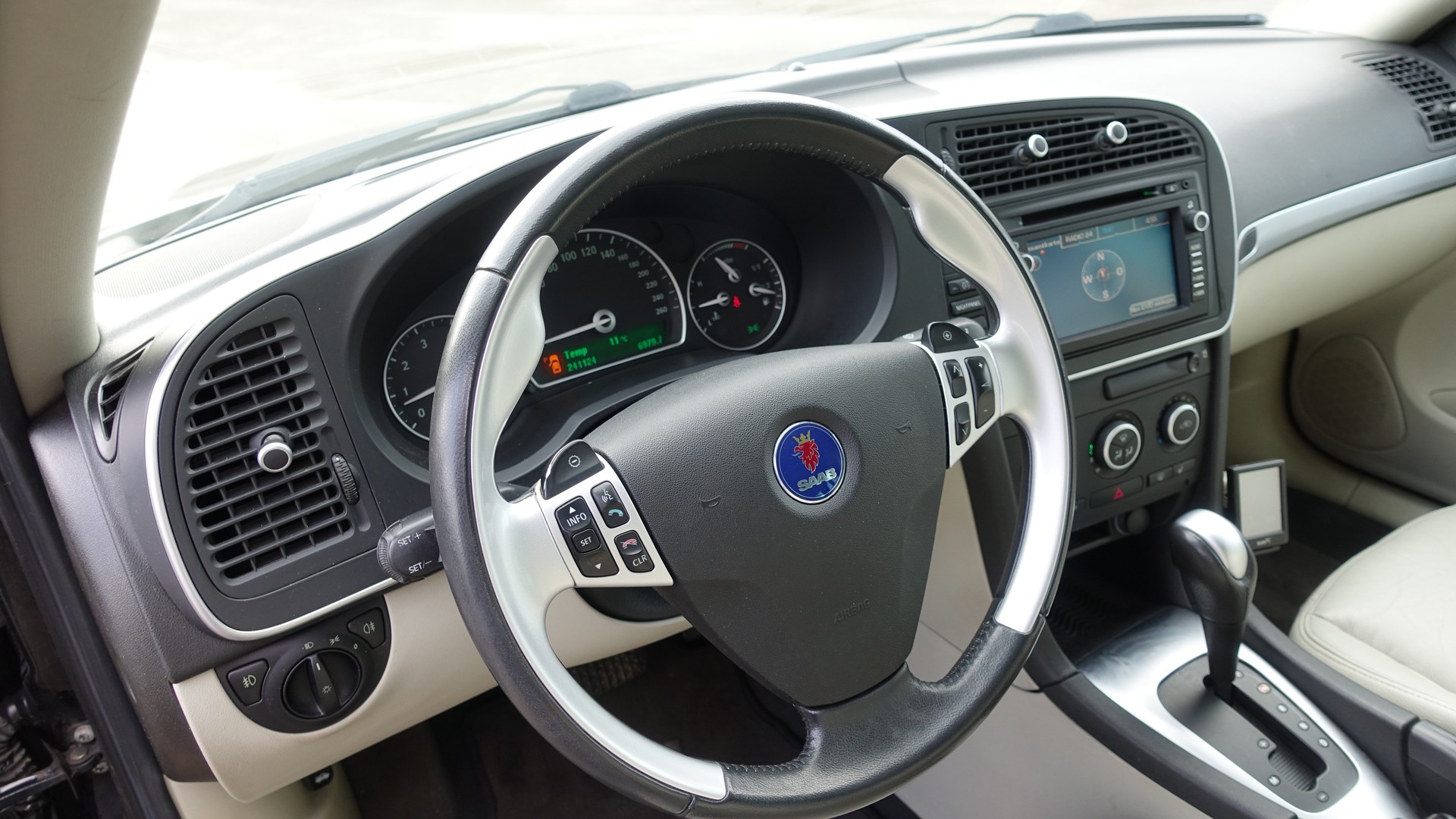 SAAB 9-3 2.8T V6 Aero-image-7