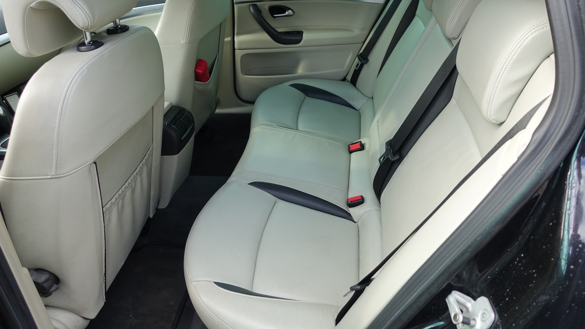 SAAB 9-3 2.8T V6 Aero-image-4