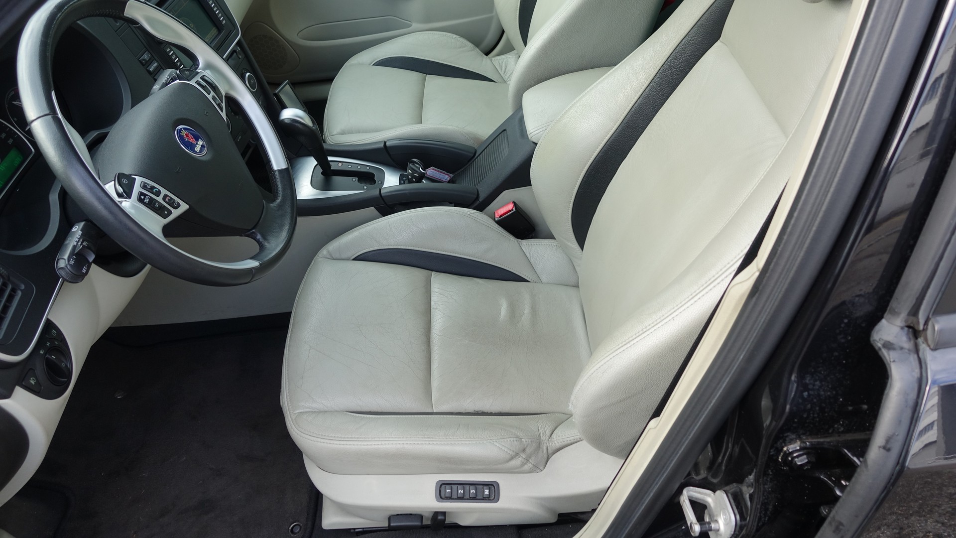 SAAB 9-3 2.8T V6 Aero-image-6