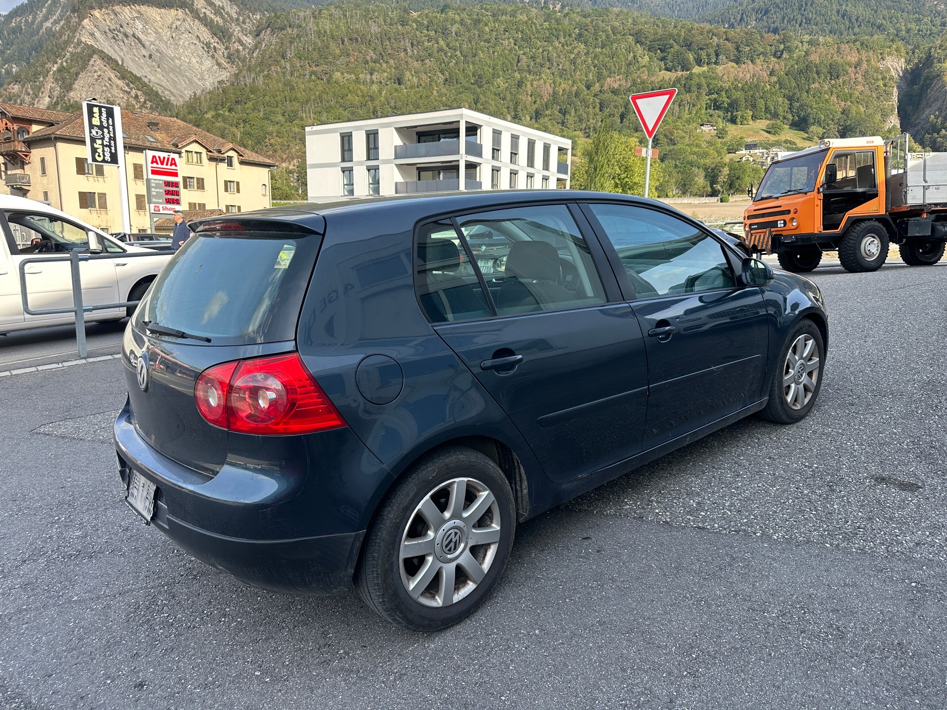 VW Golf 2.0 TDI Comfortline 4Motion-image-6