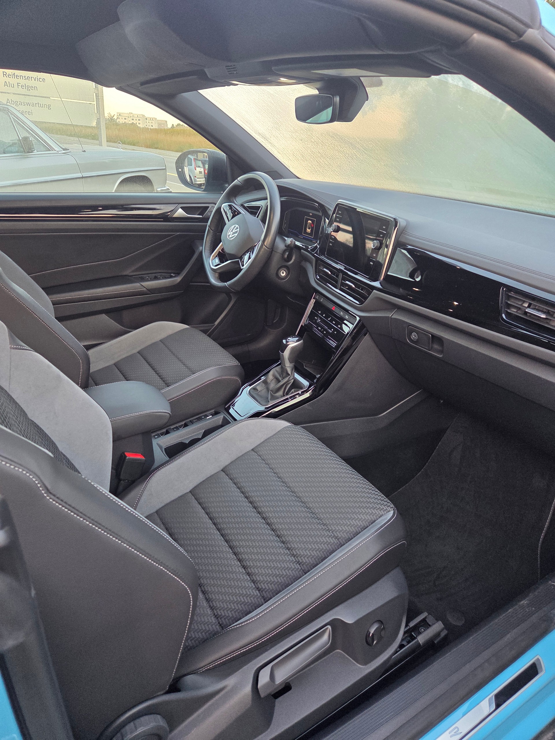 VW T-Roc Cabriolet 1.5 TSI EVO R-Line DSG-image-6