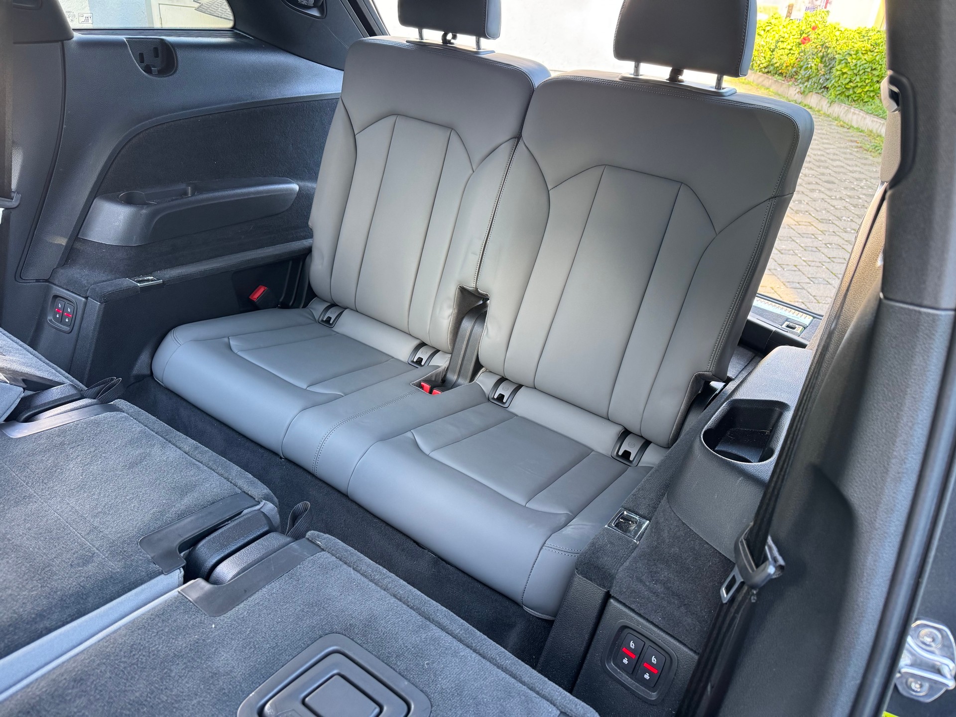 AUDI Q7 50 TDI quattro S Line tiptronic-image-17