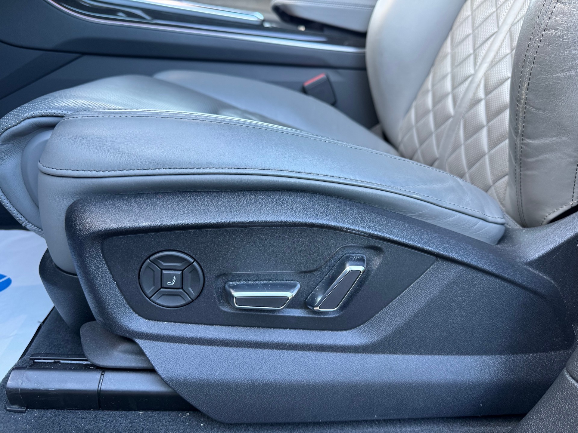 AUDI Q7 50 TDI quattro S Line tiptronic-image-9