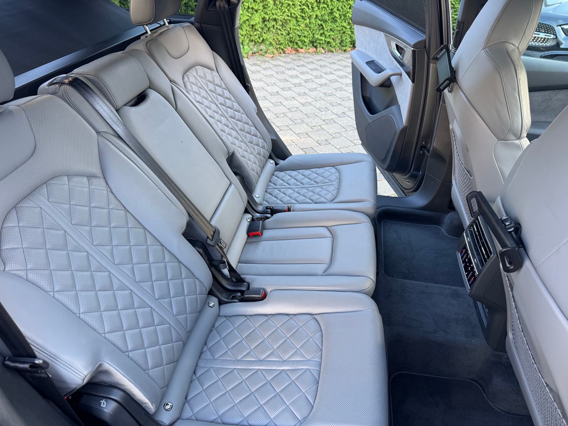 AUDI Q7 50 TDI quattro S Line tiptronic-image-12