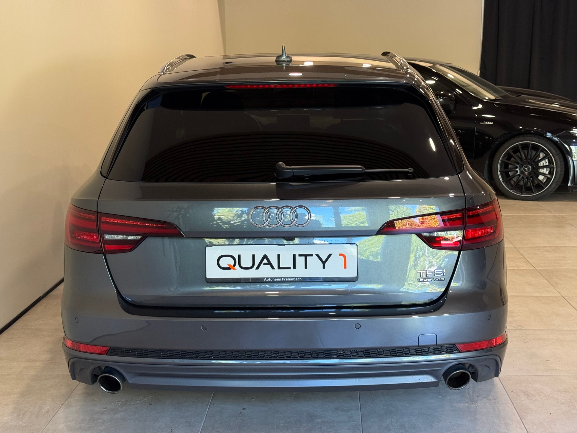 AUDI A4 Avant 2.0 TFSI quattro S-Line S-tronic-image-3