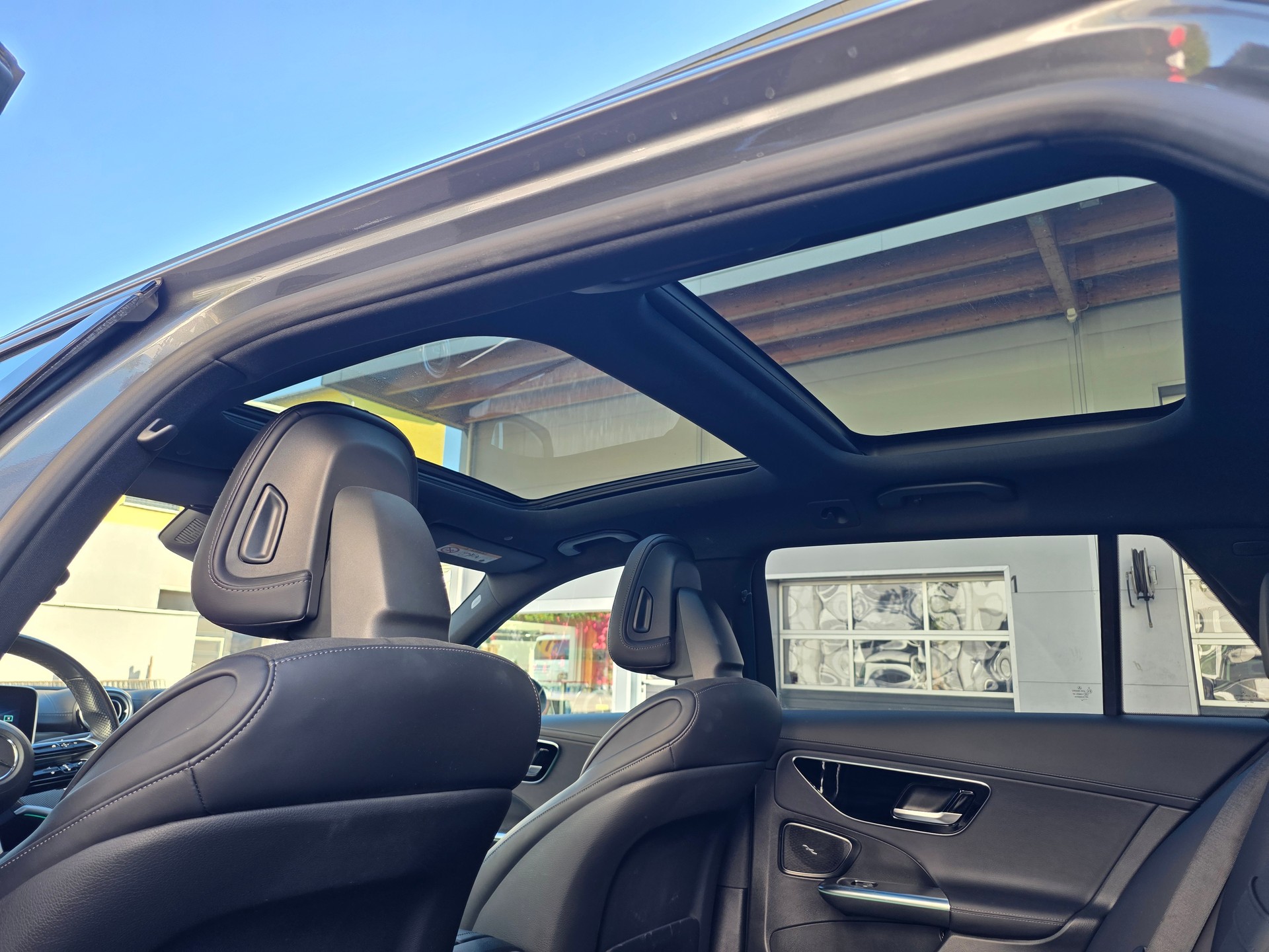 MERCEDES-BENZ C 220 d T 4Matic AMG Line // -PAKET SPORT BLACK -PANORMA -PAKET PREMIUM PLUS - EL.AHK 1800KG - PANORMA -GRATIS SERVICE-image-11