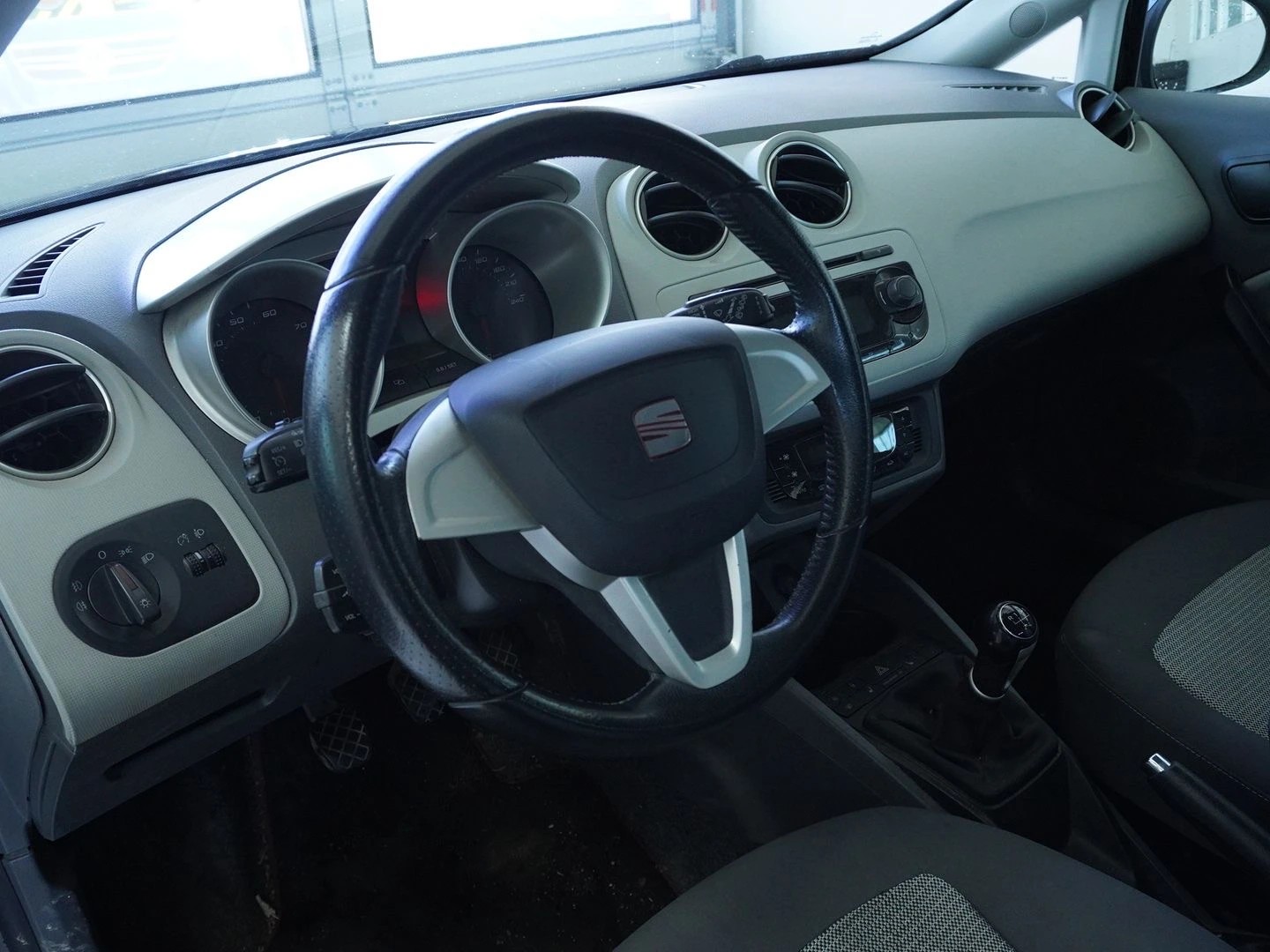 SEAT Ibiza SC 1.4 Style-image-2