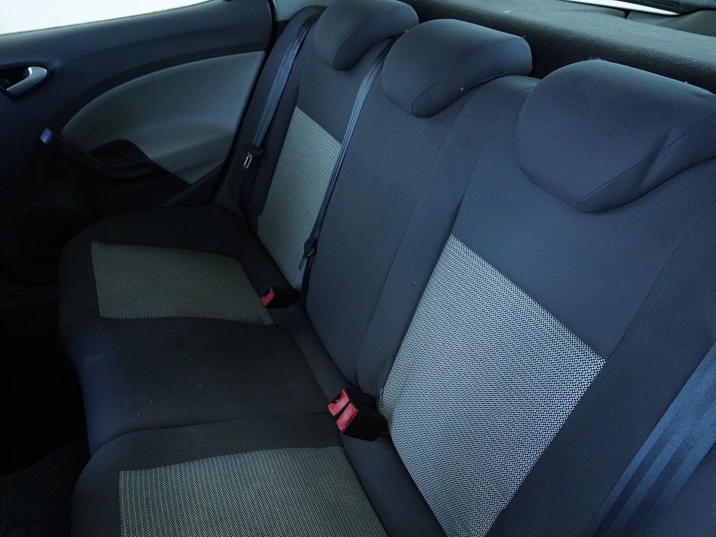 SEAT Ibiza SC 1.4 Style-image-6