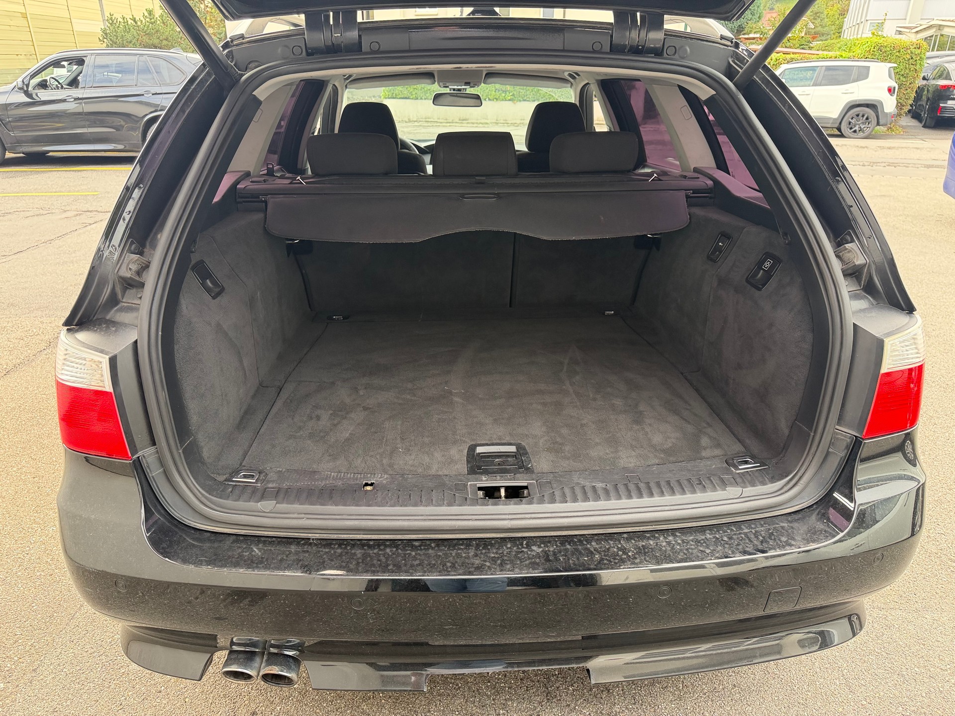 BMW 225-image-8