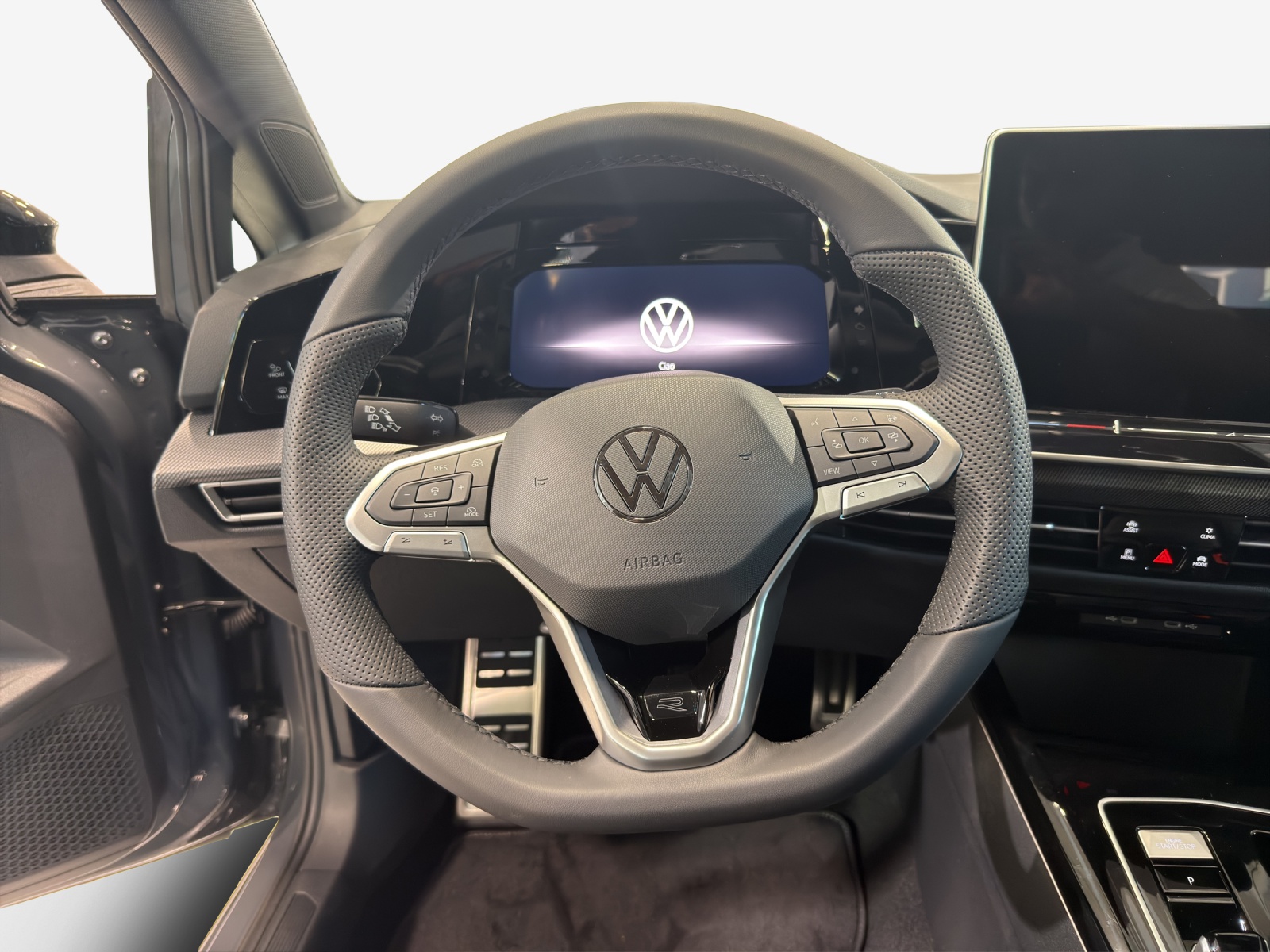 VW Golf Variant 1.5 eTSI mHEV R-Line DSG-image-9