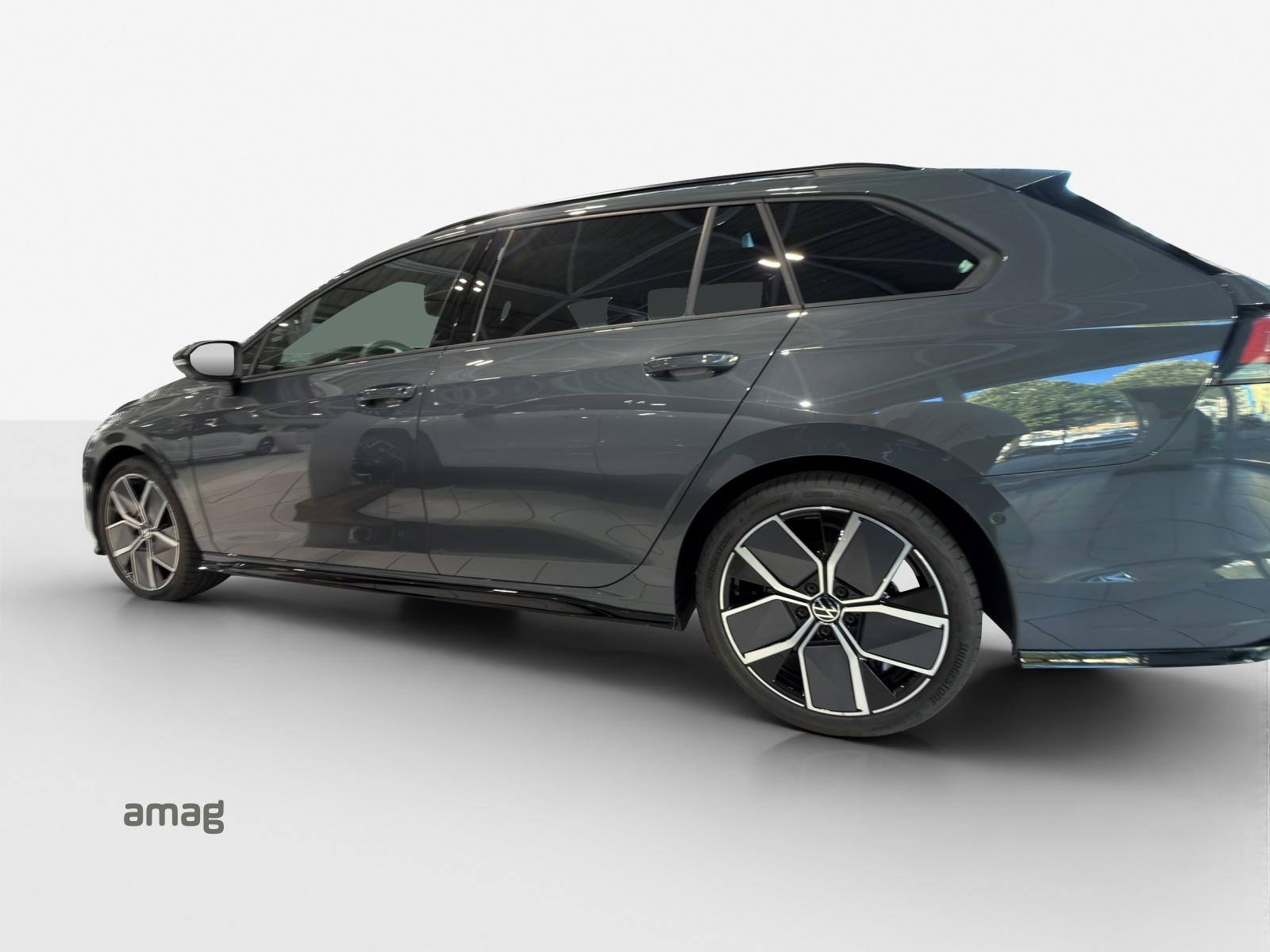 VW Golf Variant 1.5 eTSI mHEV R-Line DSG-image-1