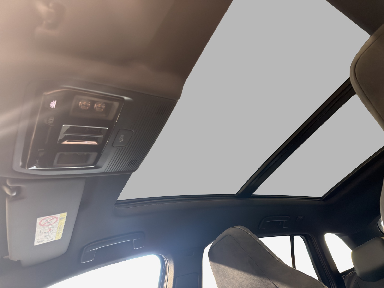 VW Golf Variant 1.5 eTSI mHEV R-Line DSG-image-15