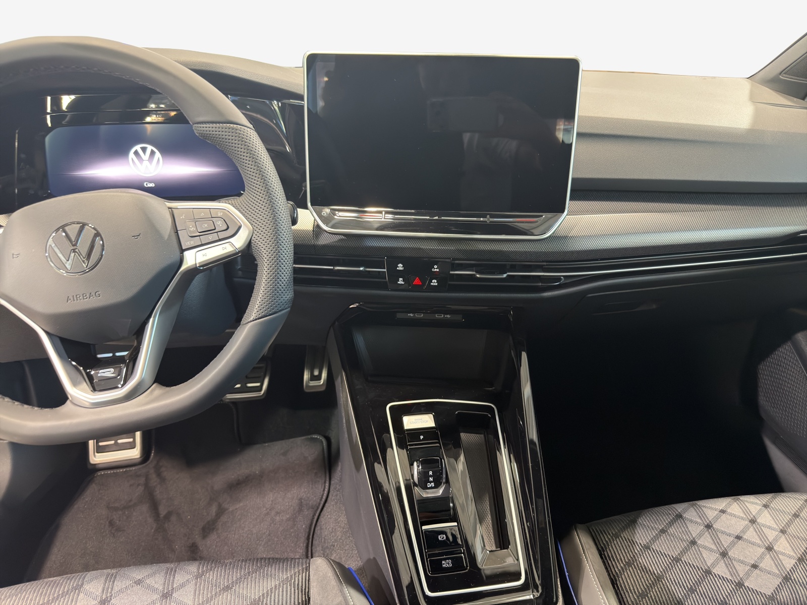 VW Golf Variant 1.5 eTSI mHEV R-Line DSG-image-10