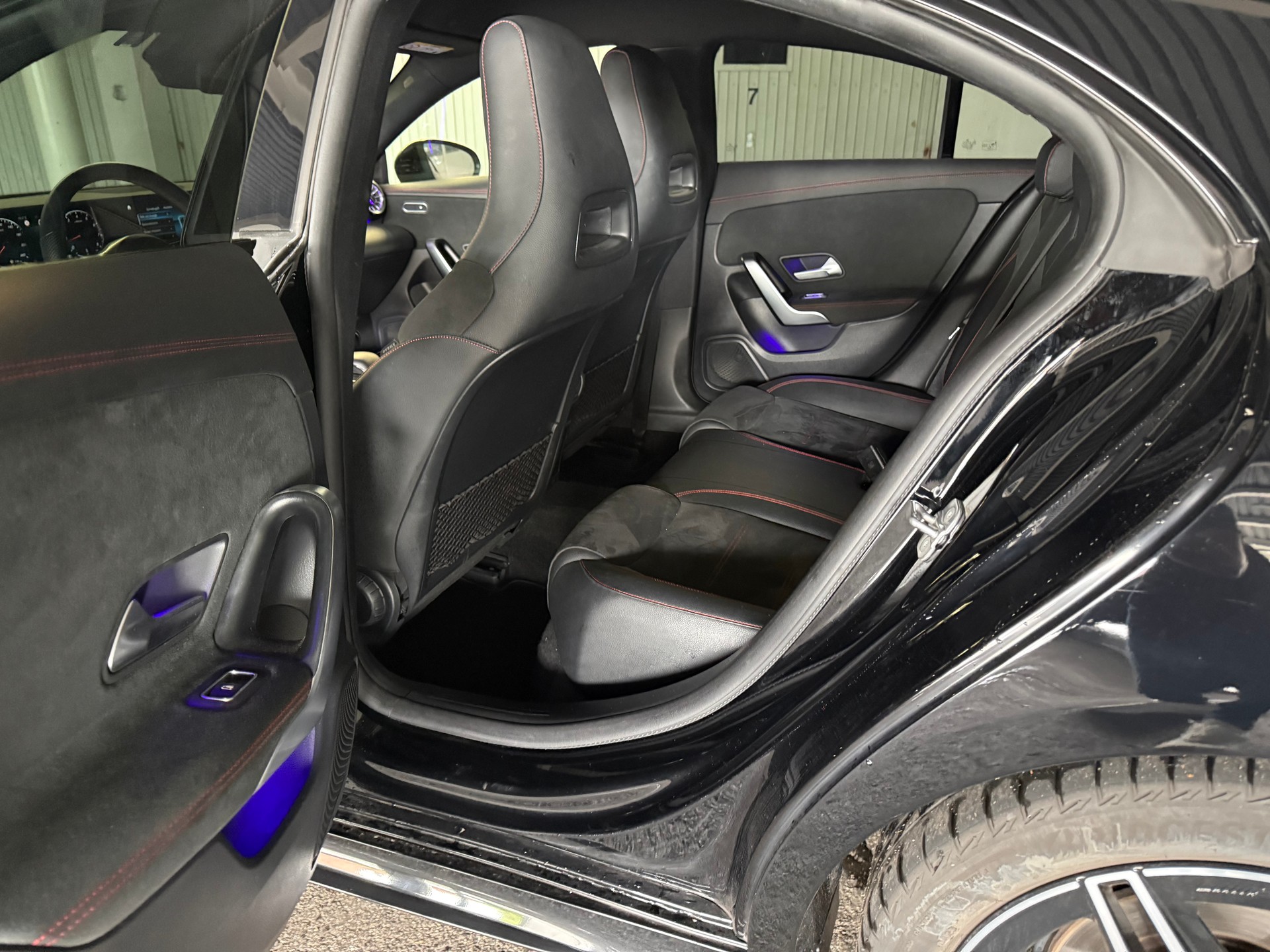 MERCEDES-BENZ CLA 200 AMG Line 7G-DCT-image-15