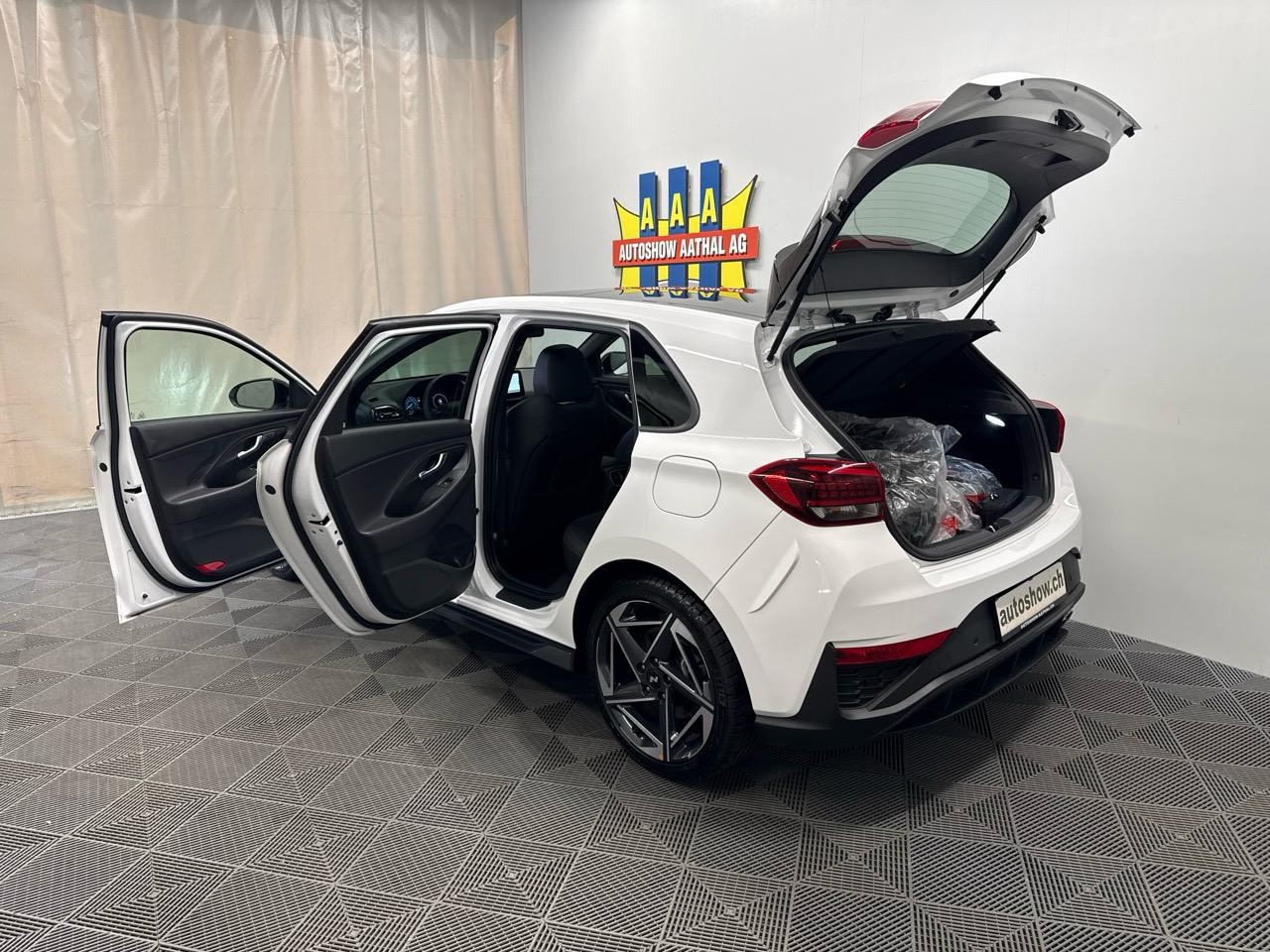HYUNDAI i30 1.5 T-GDi N Line 48V MH DCT-image-13