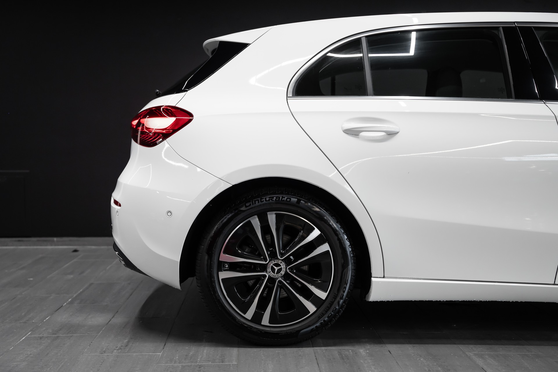 MERCEDES-BENZ A 200 d 8G-DCT-image-4