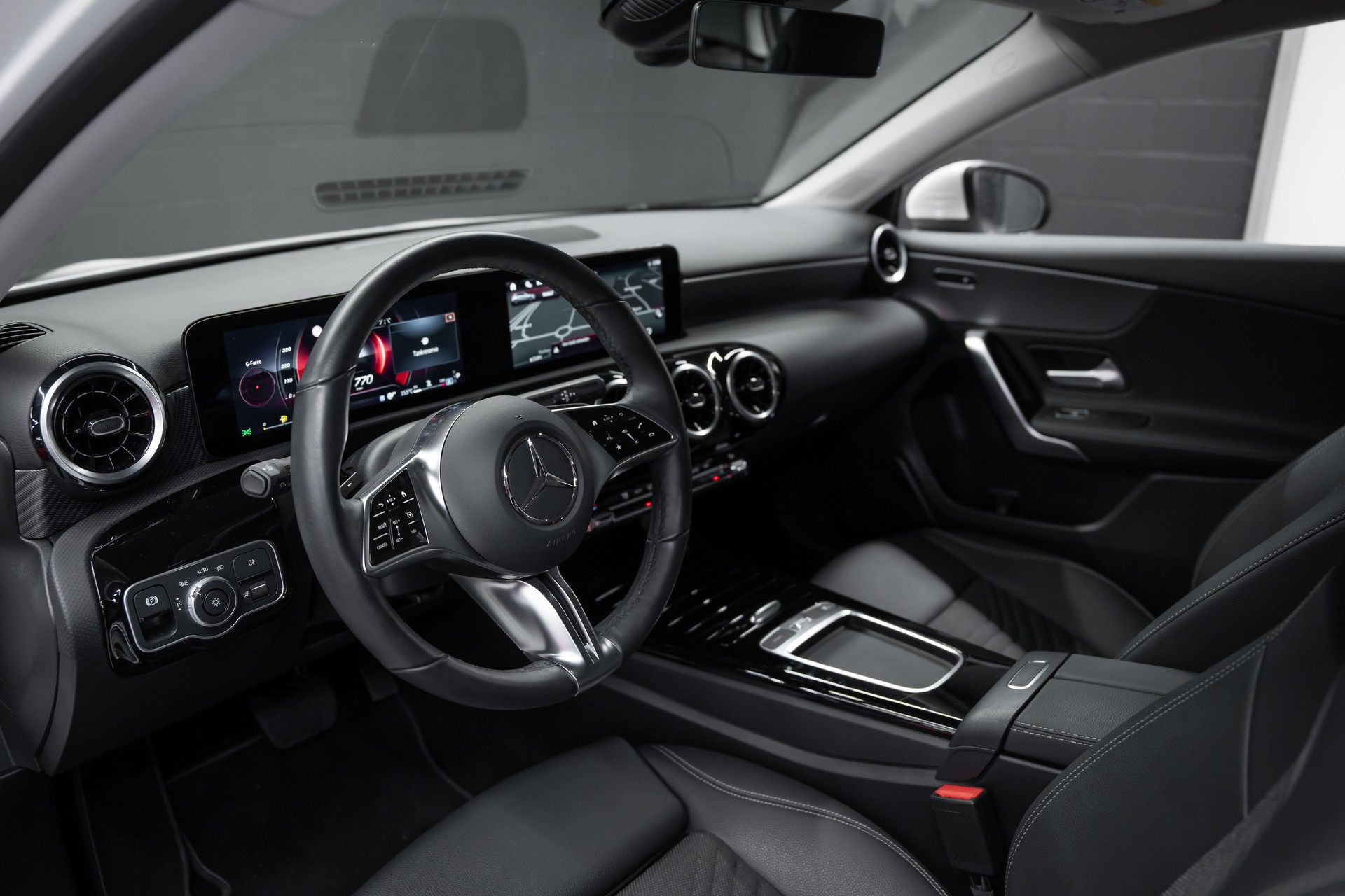 MERCEDES-BENZ A 200 d 8G-DCT-image-8