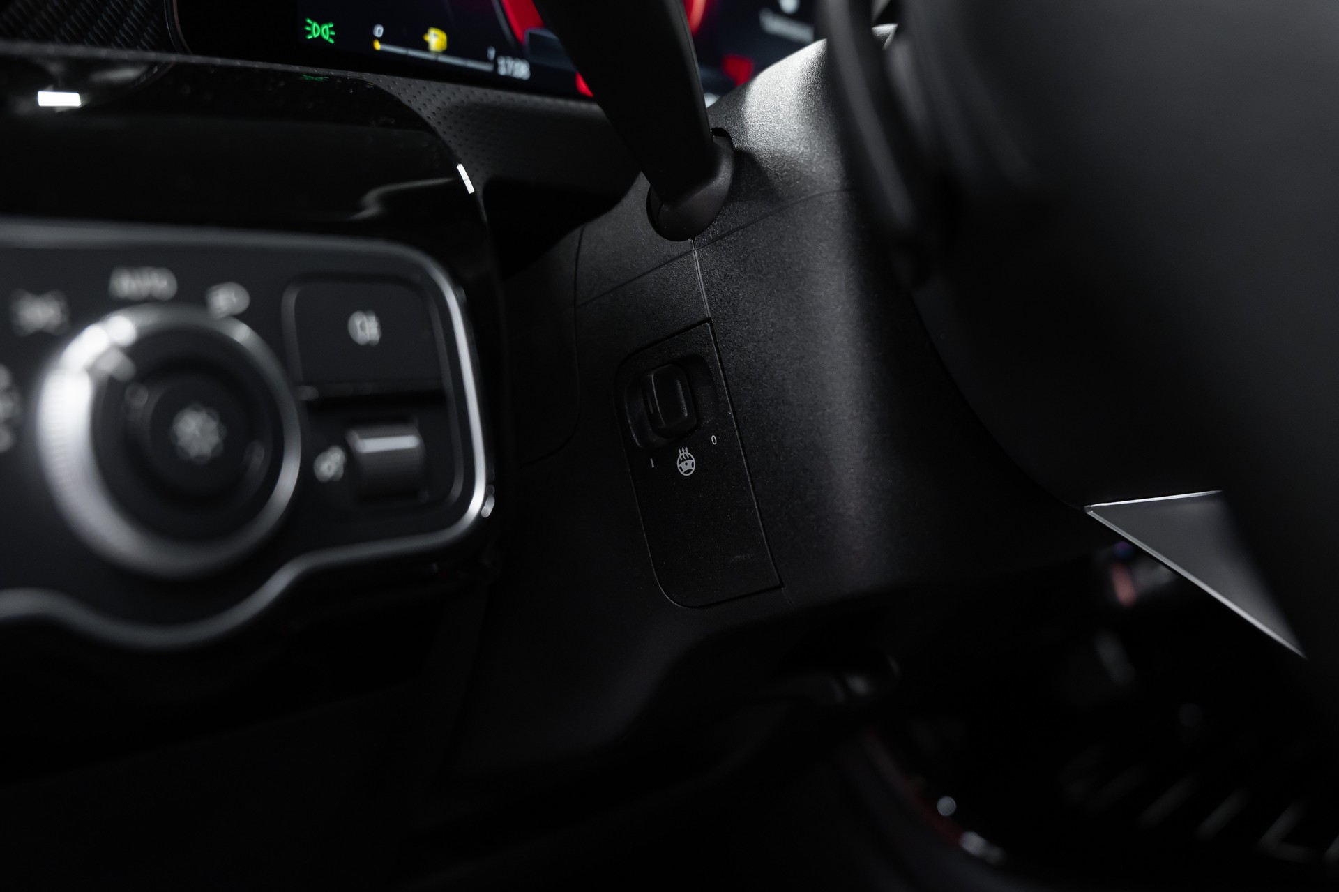 MERCEDES-BENZ A 200 d 8G-DCT-image-15