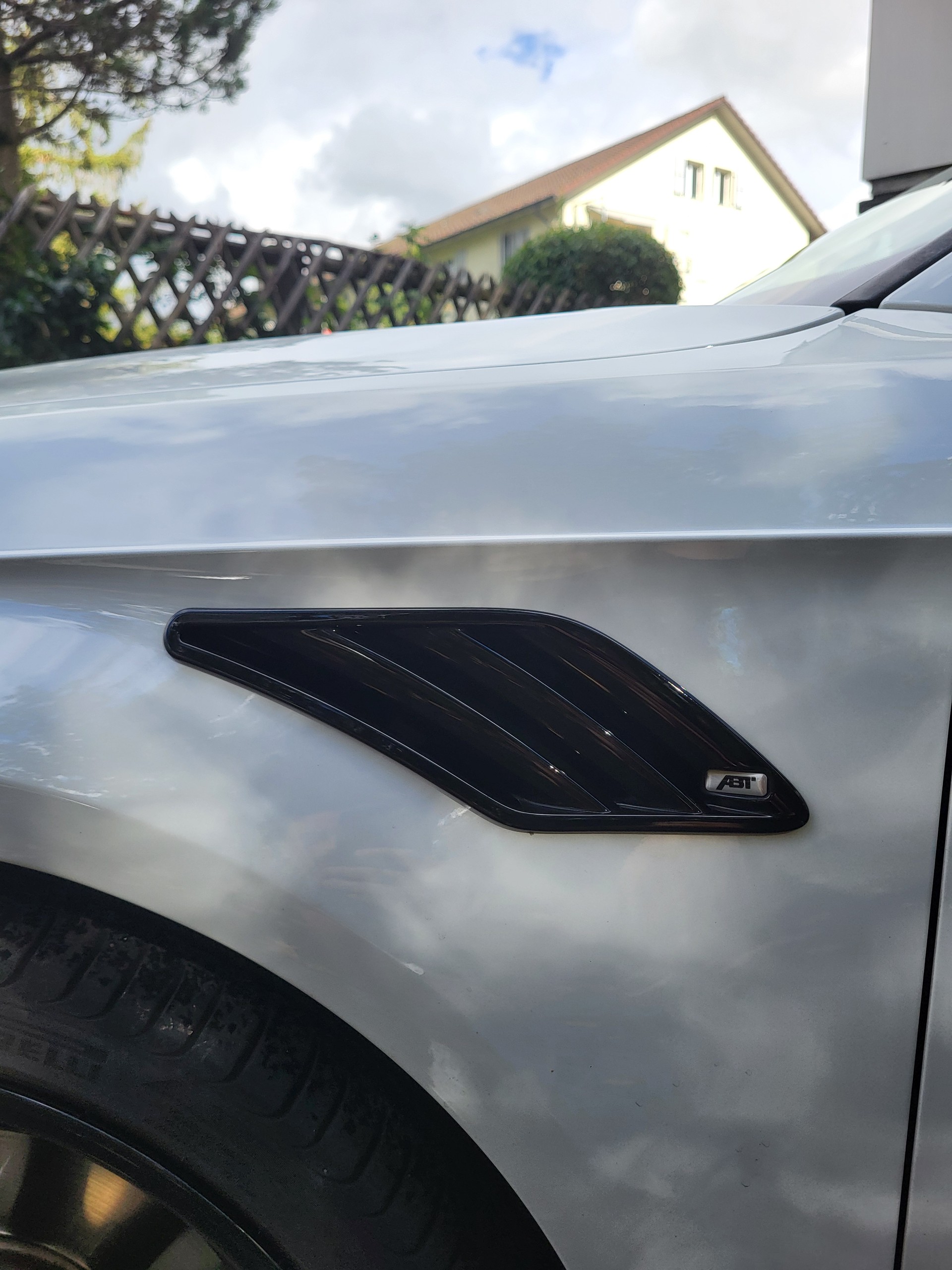 AUDI 2.0 T FSI quattro S-Tronic-image-4