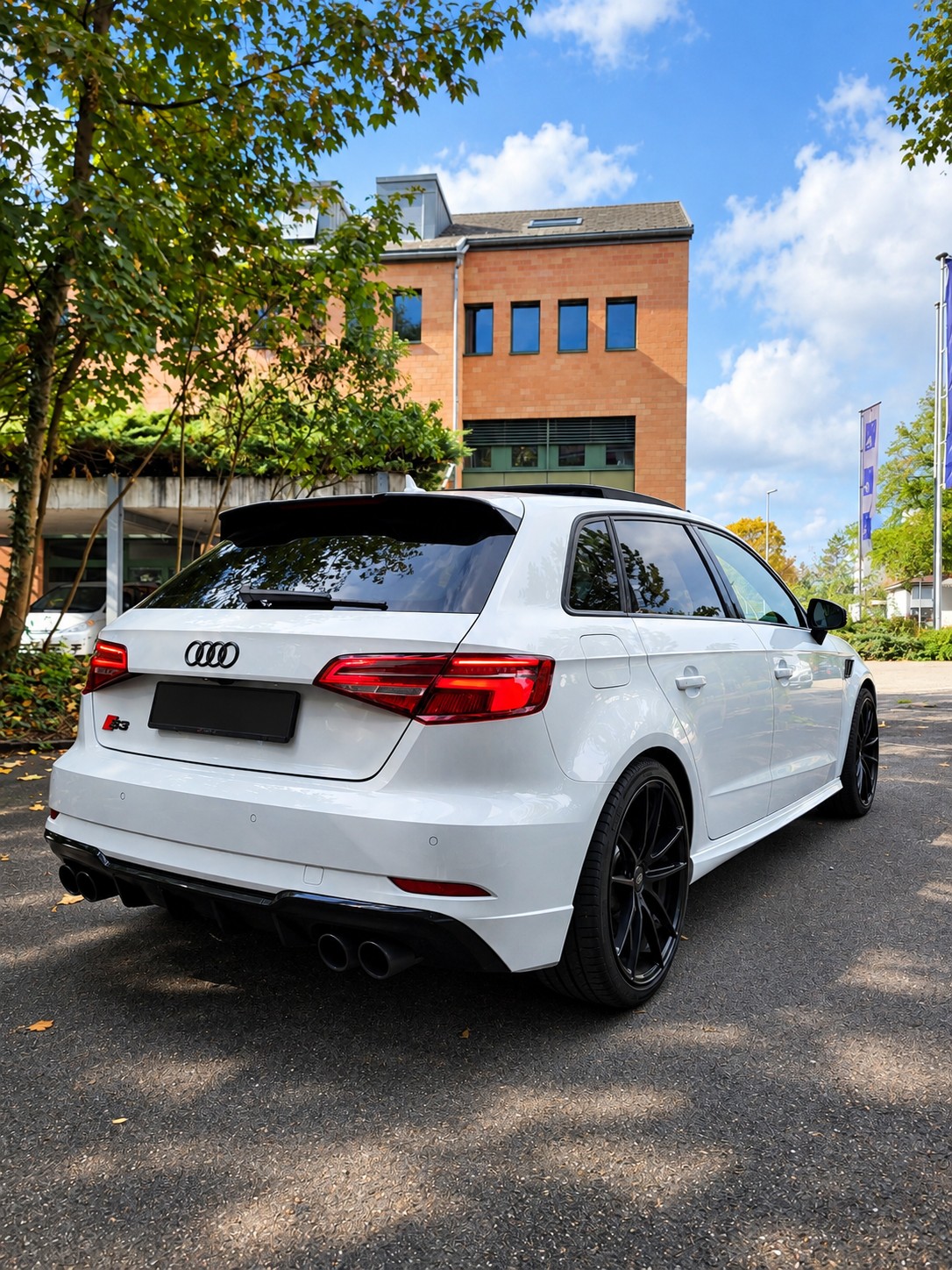 AUDI 2.0 T FSI quattro S-Tronic-image-2