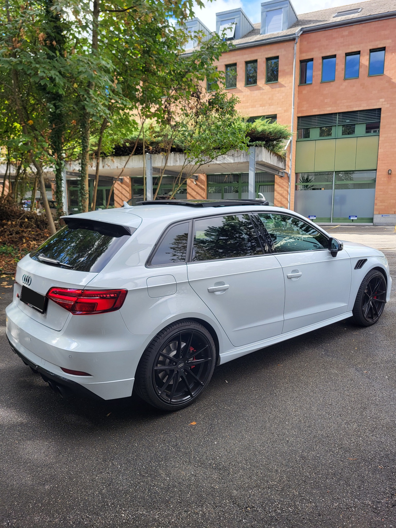 AUDI 2.0 T FSI quattro S-Tronic-image-1