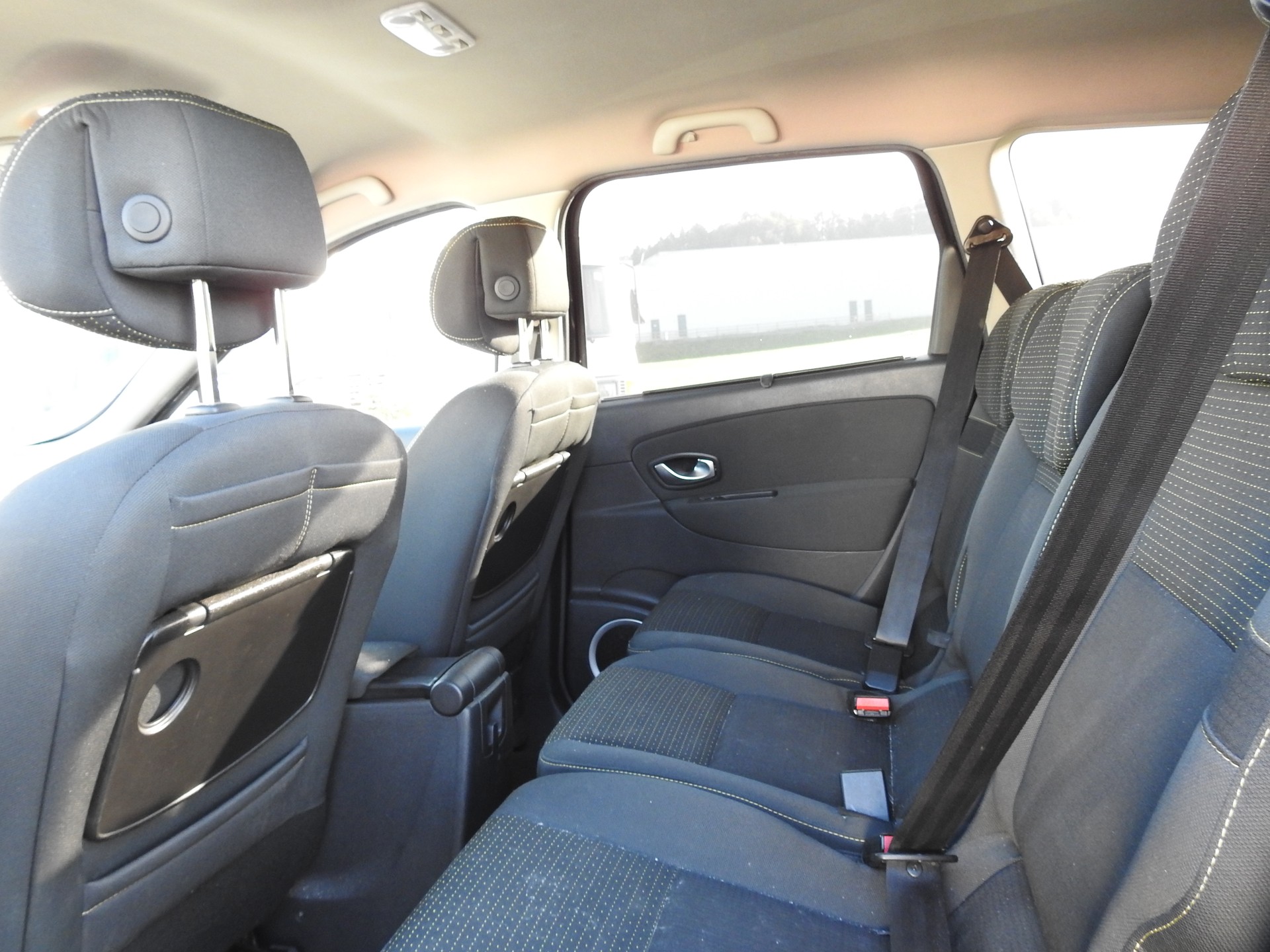 RENAULT Grand Scénic 2.0 16V Expression X-Tronic CVT-image-7