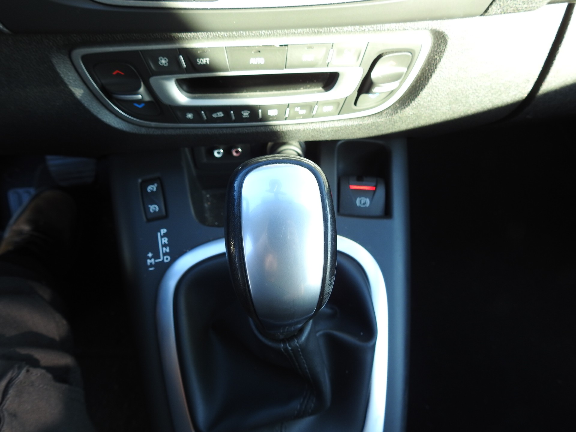 RENAULT Grand Scénic 2.0 16V Expression X-Tronic CVT-image-10