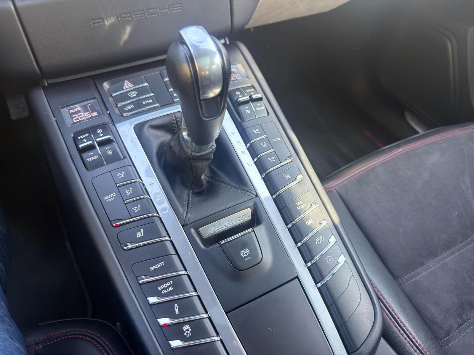 PORSCHE Macan GTS PDK-image-9