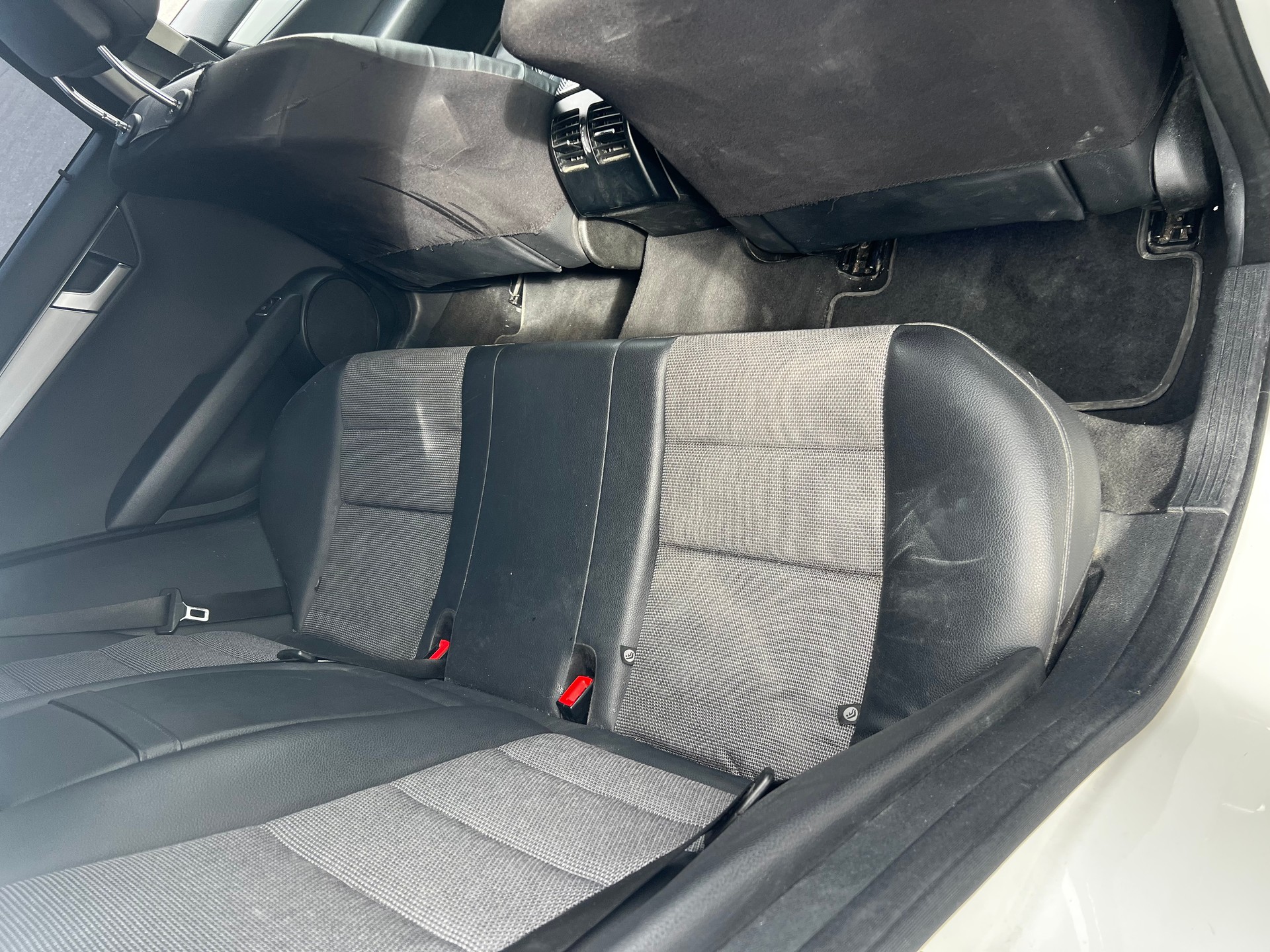 MERCEDES-BENZ C 250 CDI Elégance 4Matic 7G-Tronic-image-6