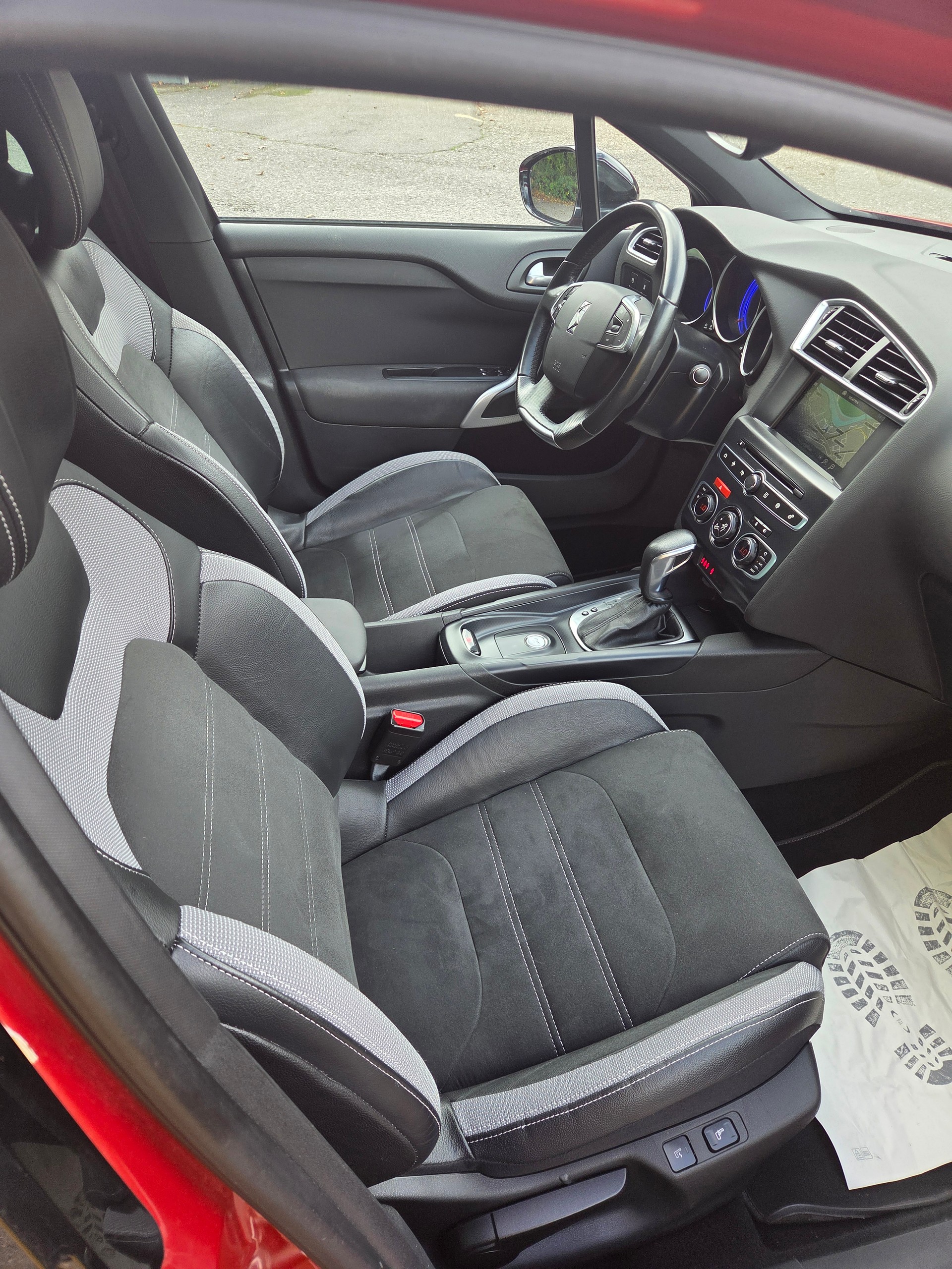 DS AUTOMOBILES DS 4 Crossback 2.0 BlueHDi Sport Chic Automatic-image-10
