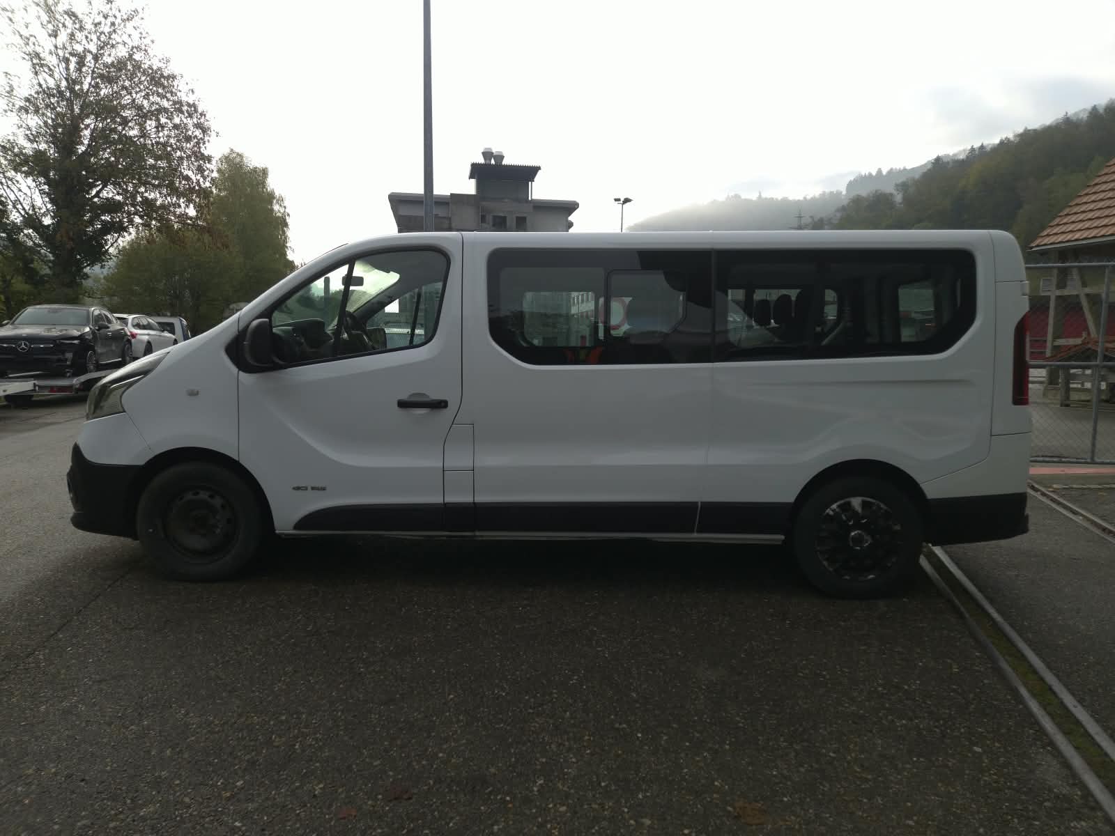 RENAULT Trafic ENERGY dCi 145 Grand Passenger Expression-showroom-element-3