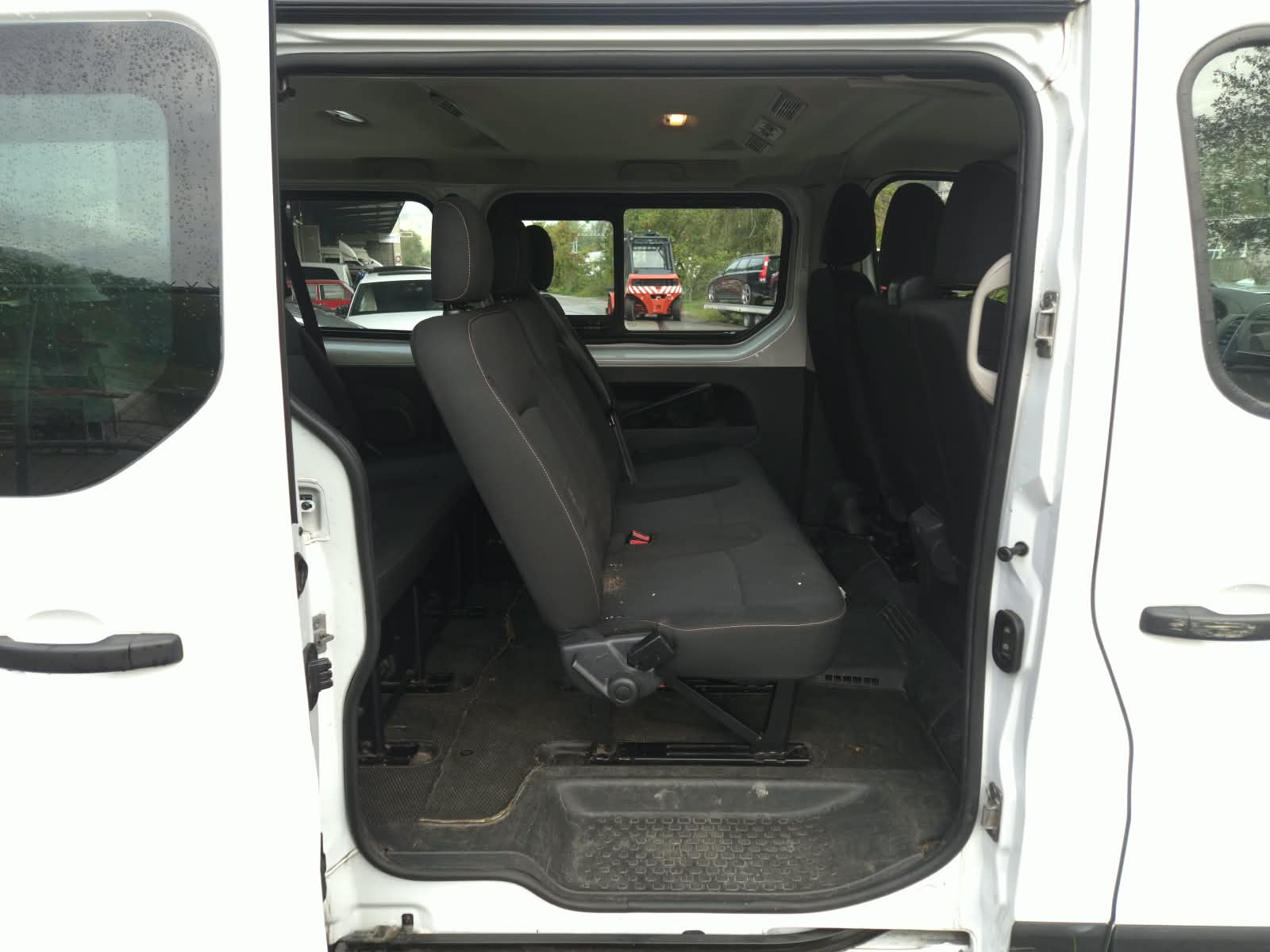RENAULT Trafic ENERGY dCi 145 Grand Passenger Expression-image-9