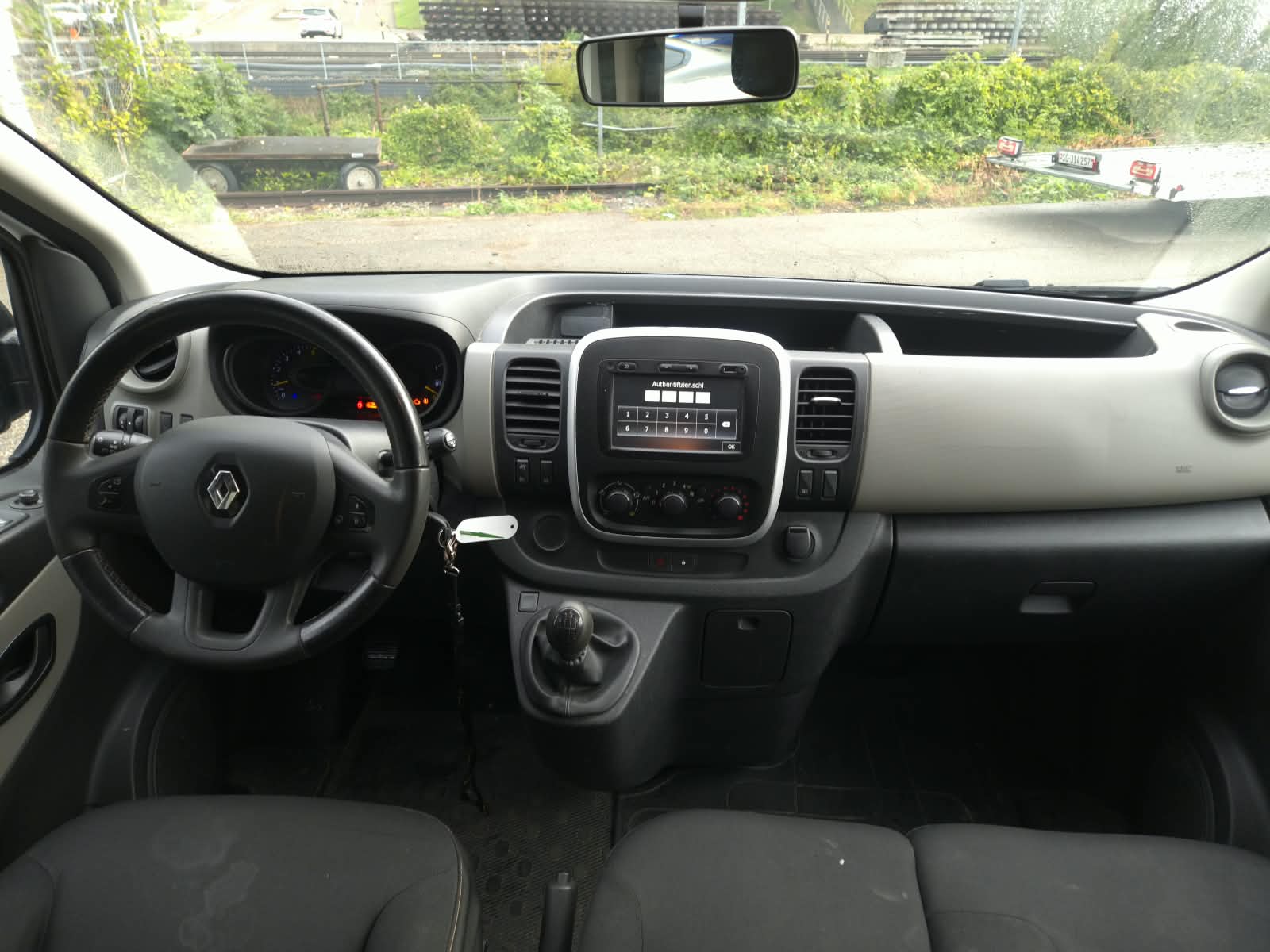 RENAULT Trafic ENERGY dCi 145 Grand Passenger Expression-image-6