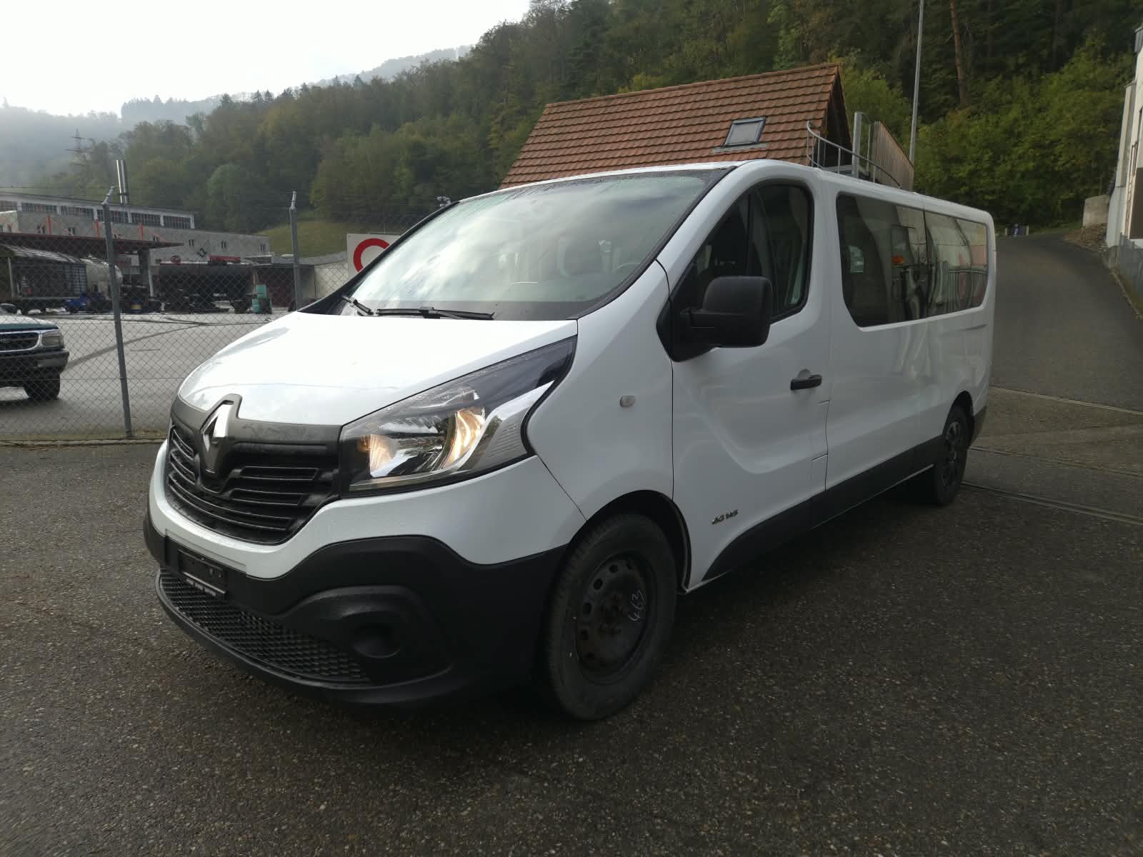 RENAULT Trafic ENERGY dCi 145 Grand Passenger Expression-showroom-element-2