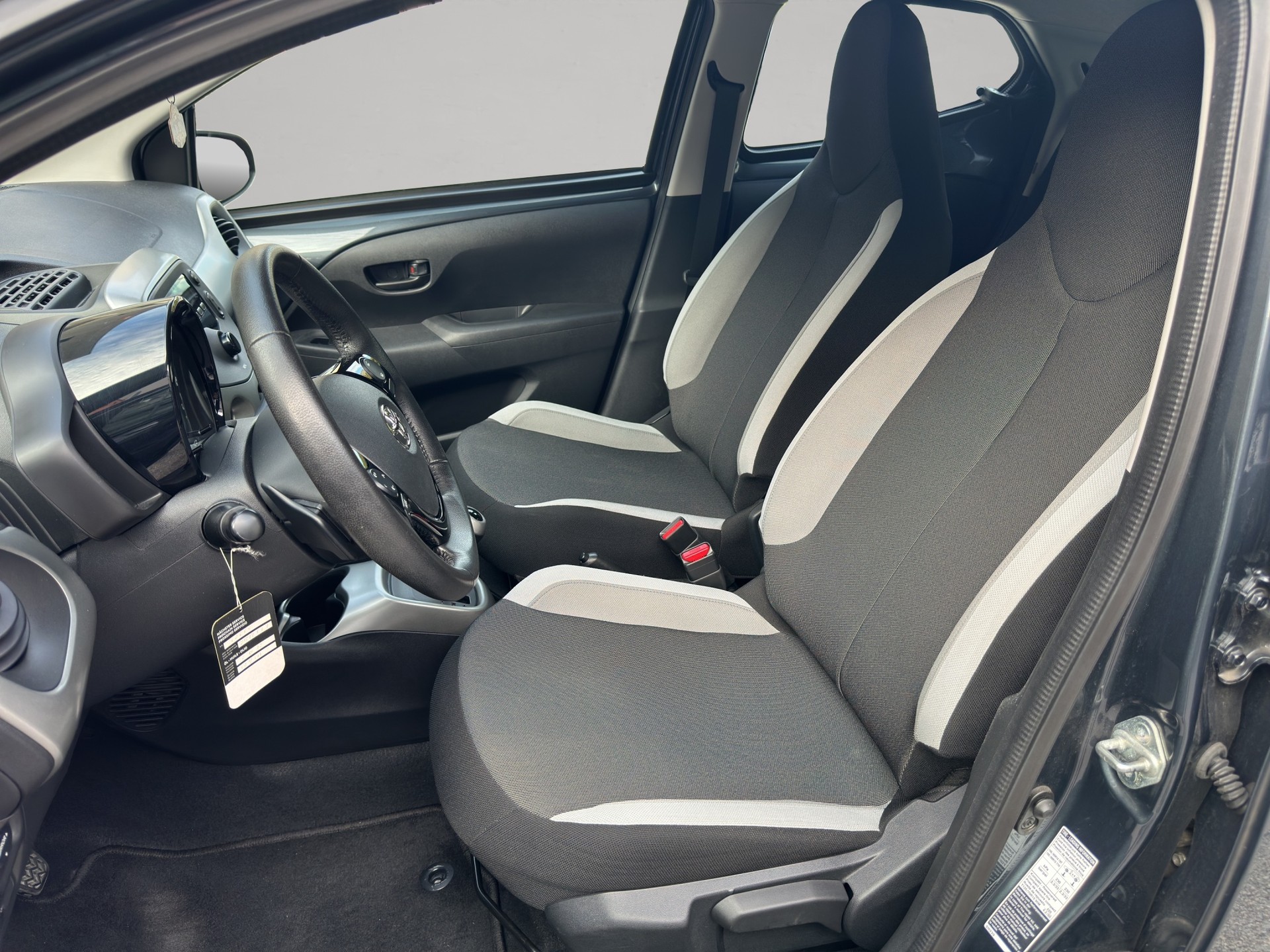 TOYOTA Aygo 1.0 VVT-i x-play MultiMode-image-4