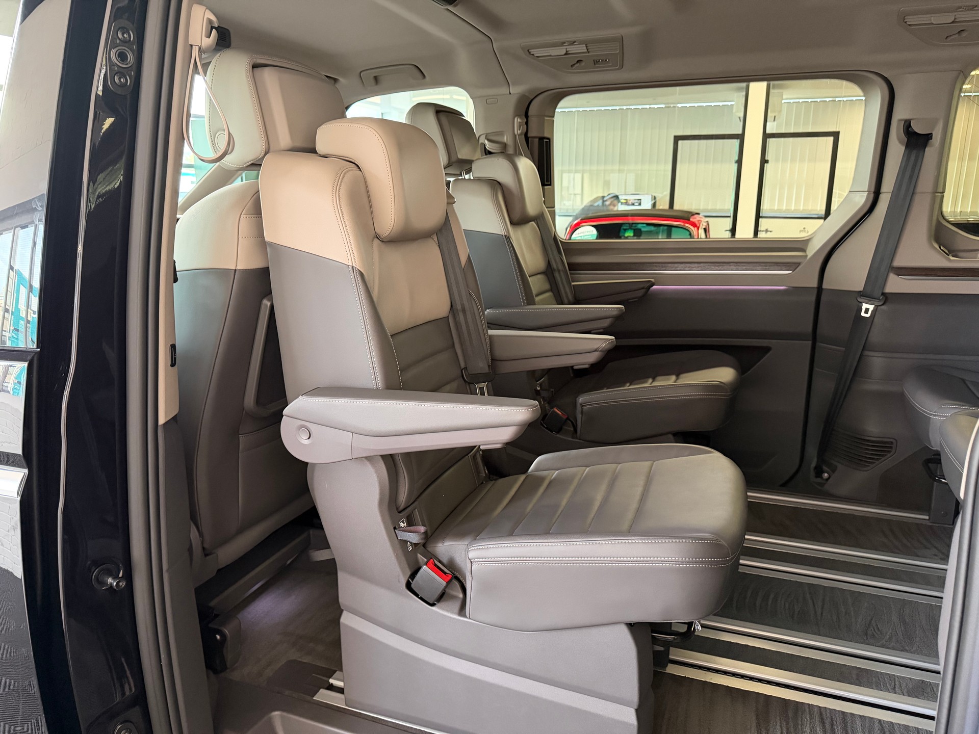 VW Multivan 2.0 TDI Style * KURZ * DSG * LEDER * 7 SITER *-image-11