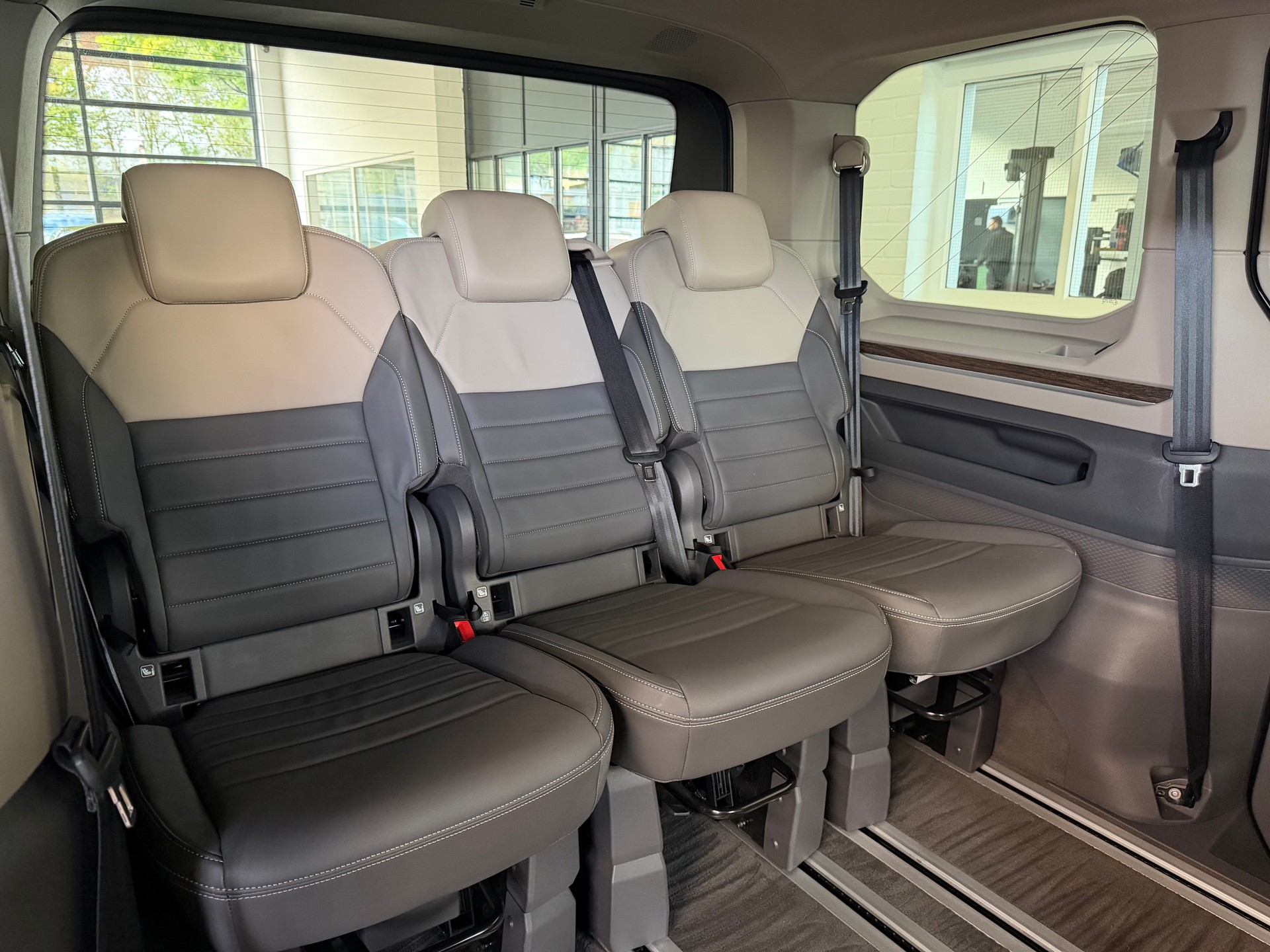 VW Multivan 2.0 TDI Style * KURZ * DSG * LEDER * 7 SITER *-image-8