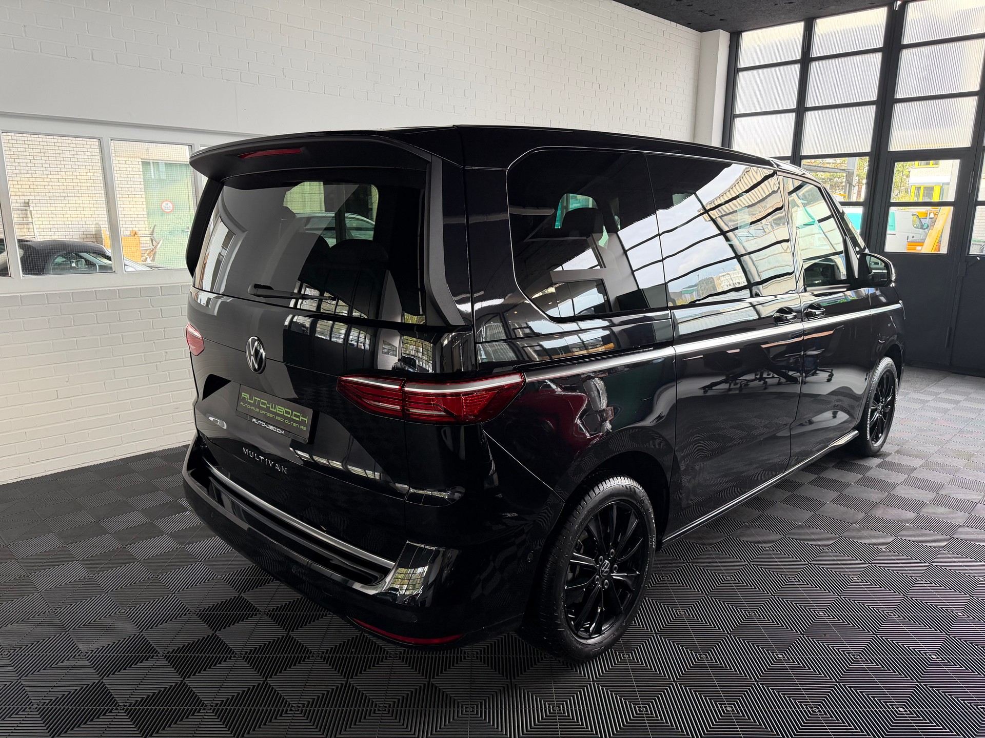 VW Multivan 2.0 TDI Style * KURZ * DSG * LEDER * 7 SITER *-image-2